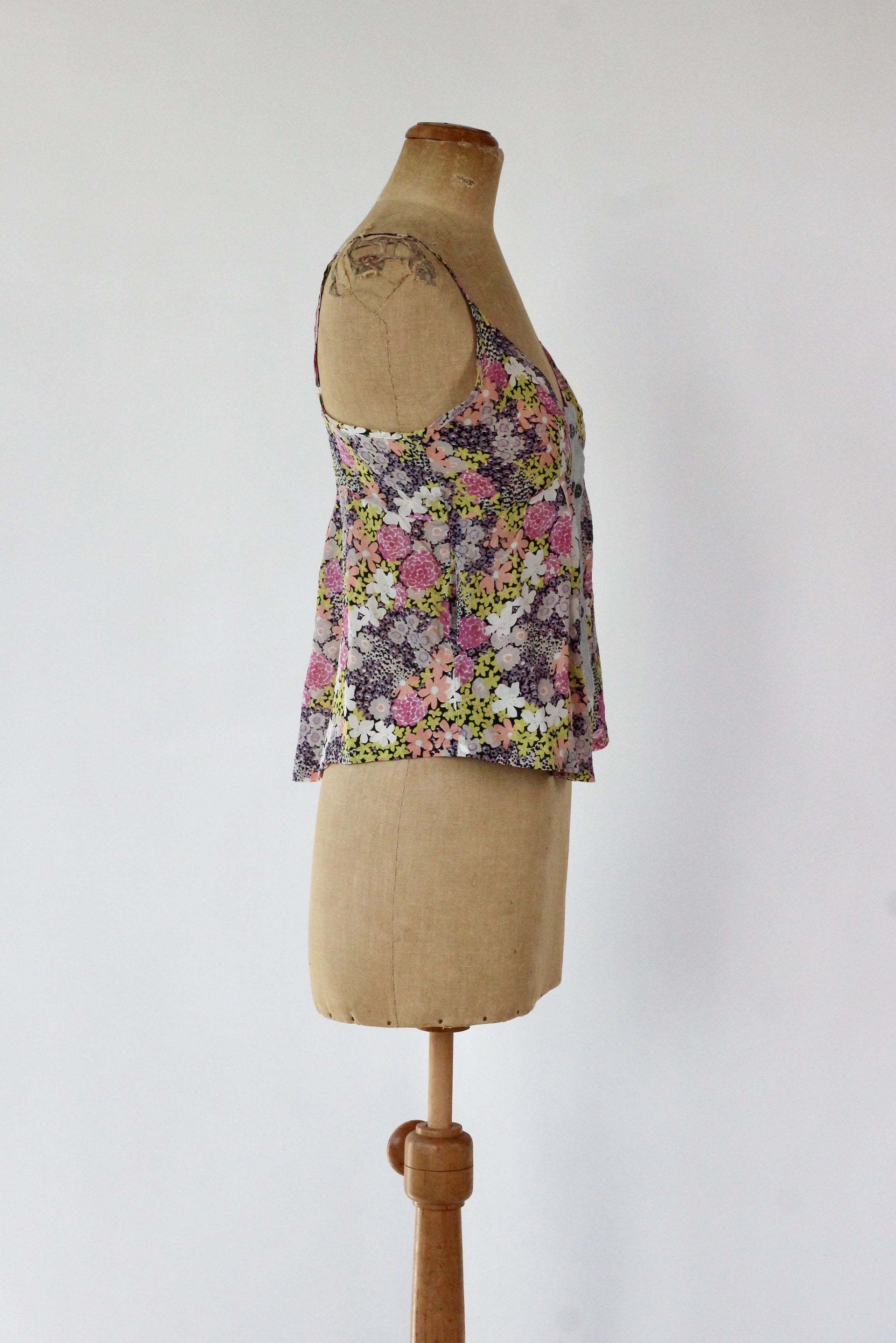 Vintage Floral Silk Top in Bright Colors //Danish Design//Size M