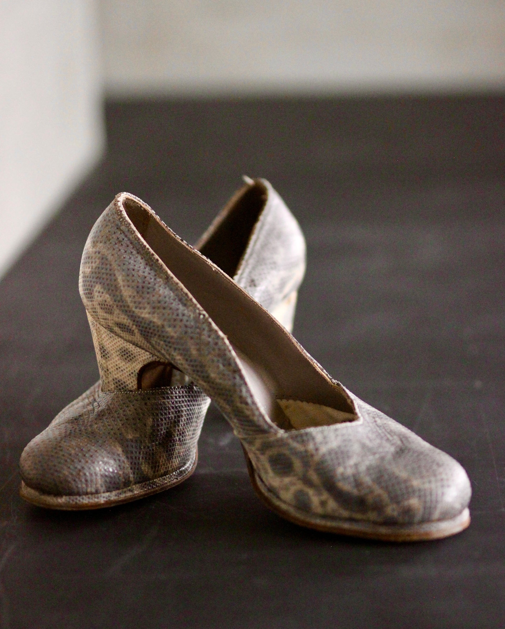 1940s Rare Leather Pumps//Size EU 38 US 7 UK 5