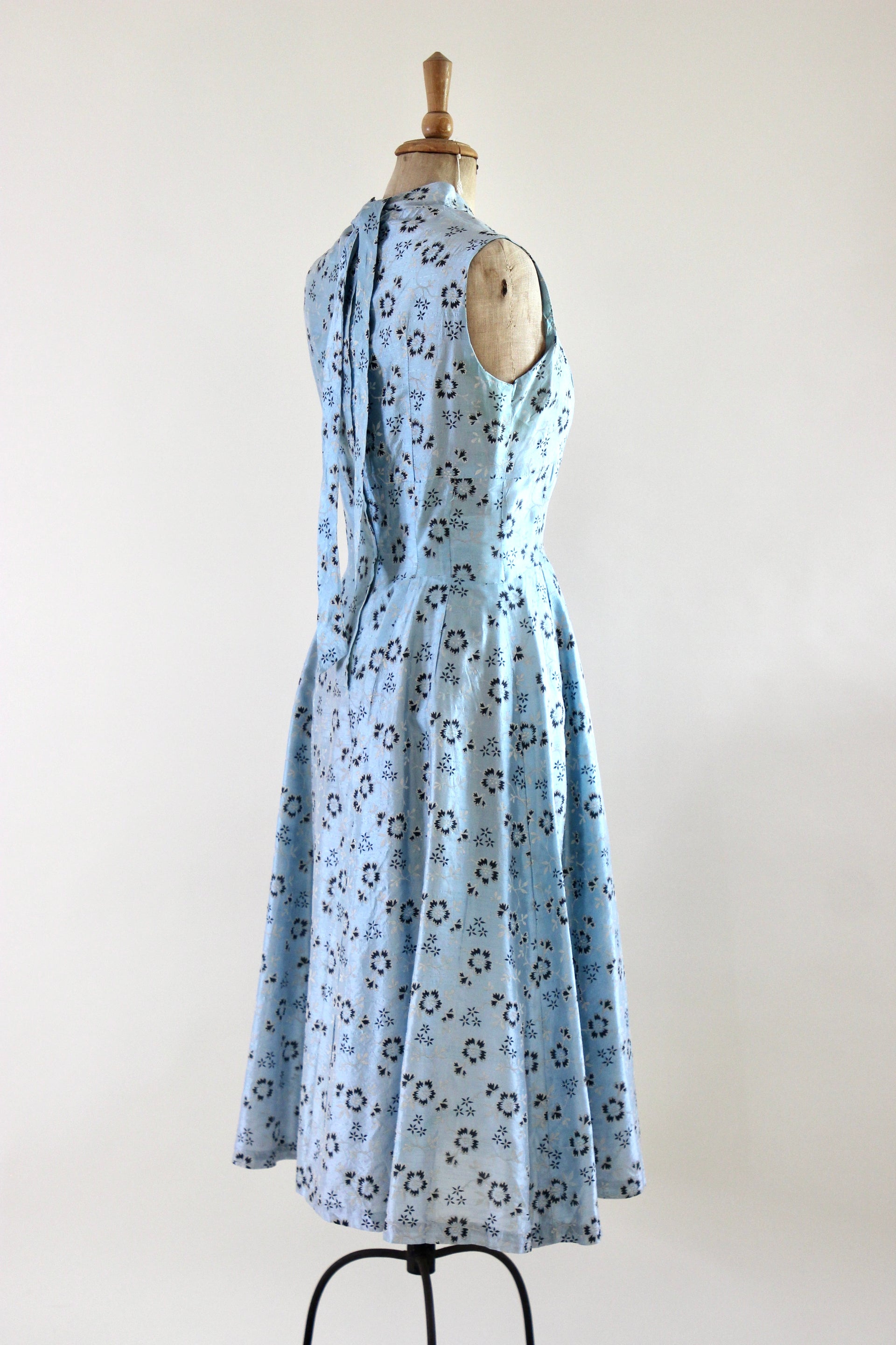 1950s Light Blue Floral Dress//Size S/M