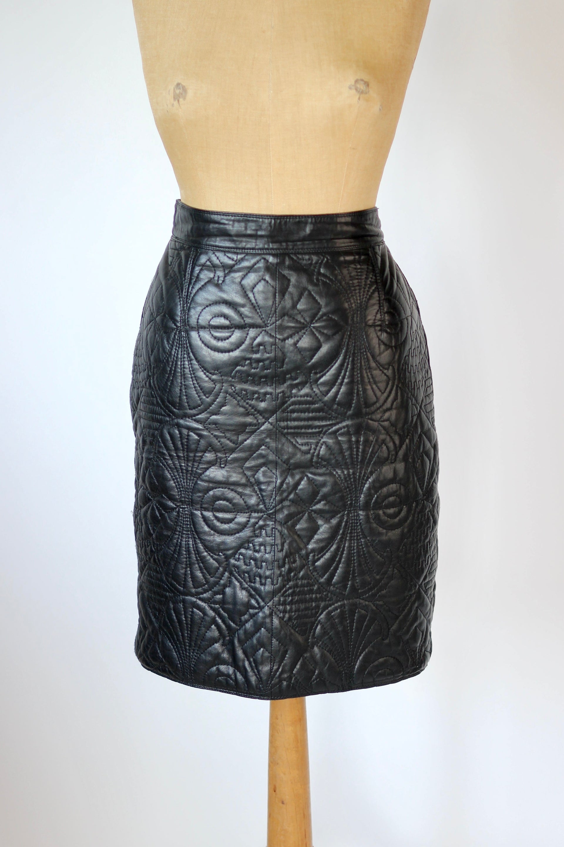 1990s Vintage Black Quilted Leather High Waisted Skirt//Size S/M