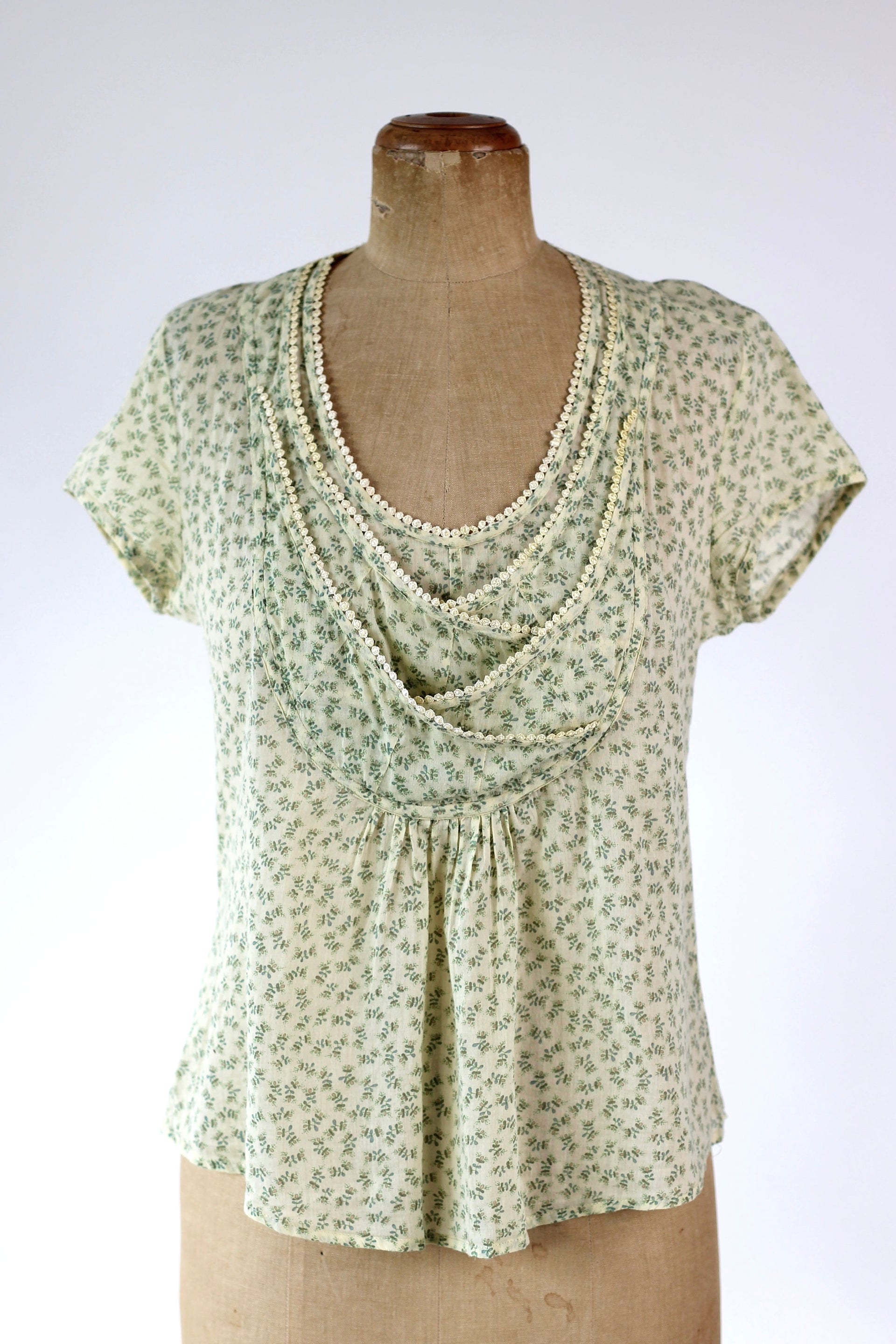 Y2K Vintage Light Yellow Floral Cotton Blouse//Danish Design//Size S/M