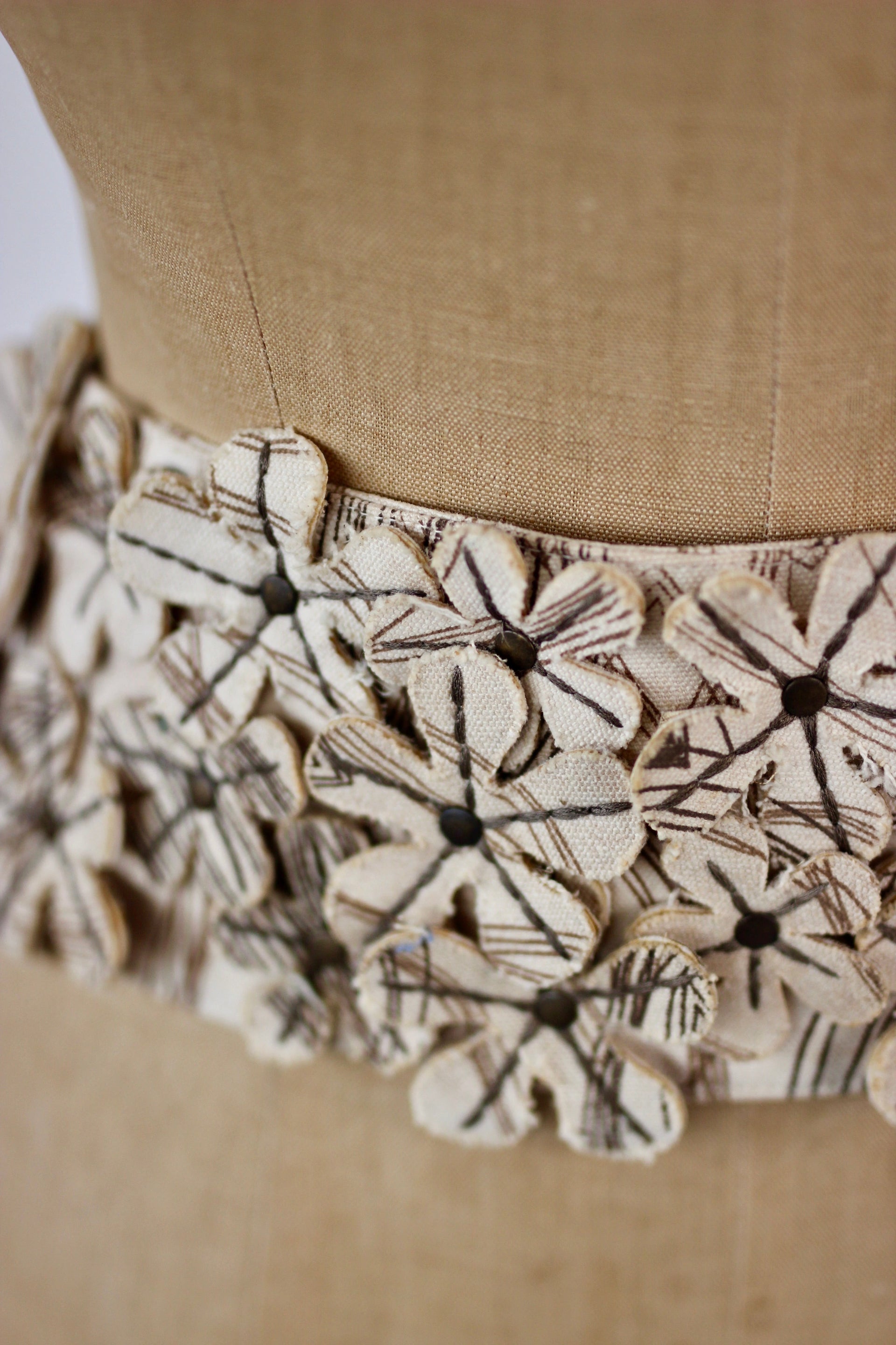 Vintage Y2K Cotton Belt with 3D Flowers // Size S/M