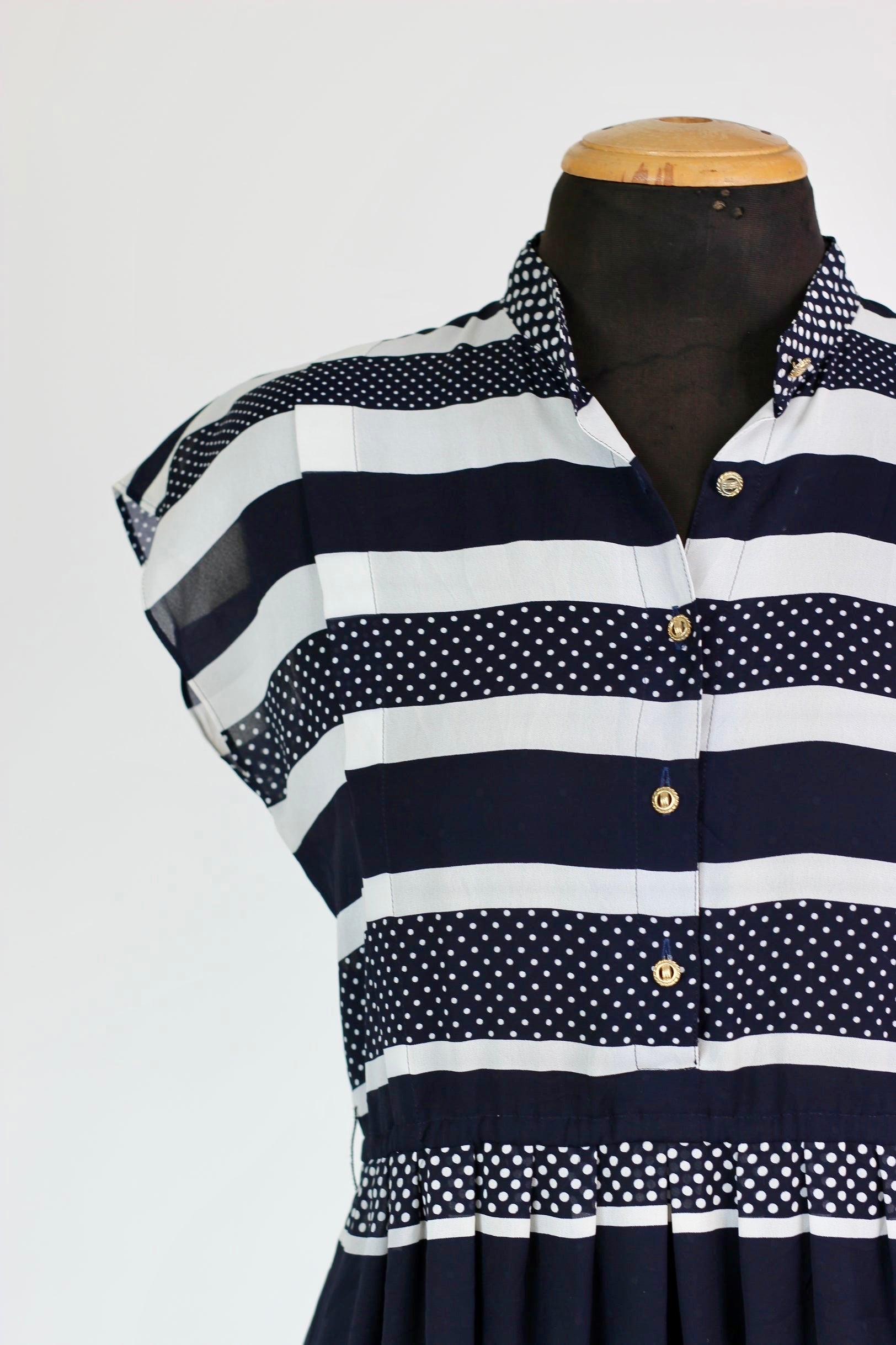 Vintage White and Navy Blue Dress//Size L