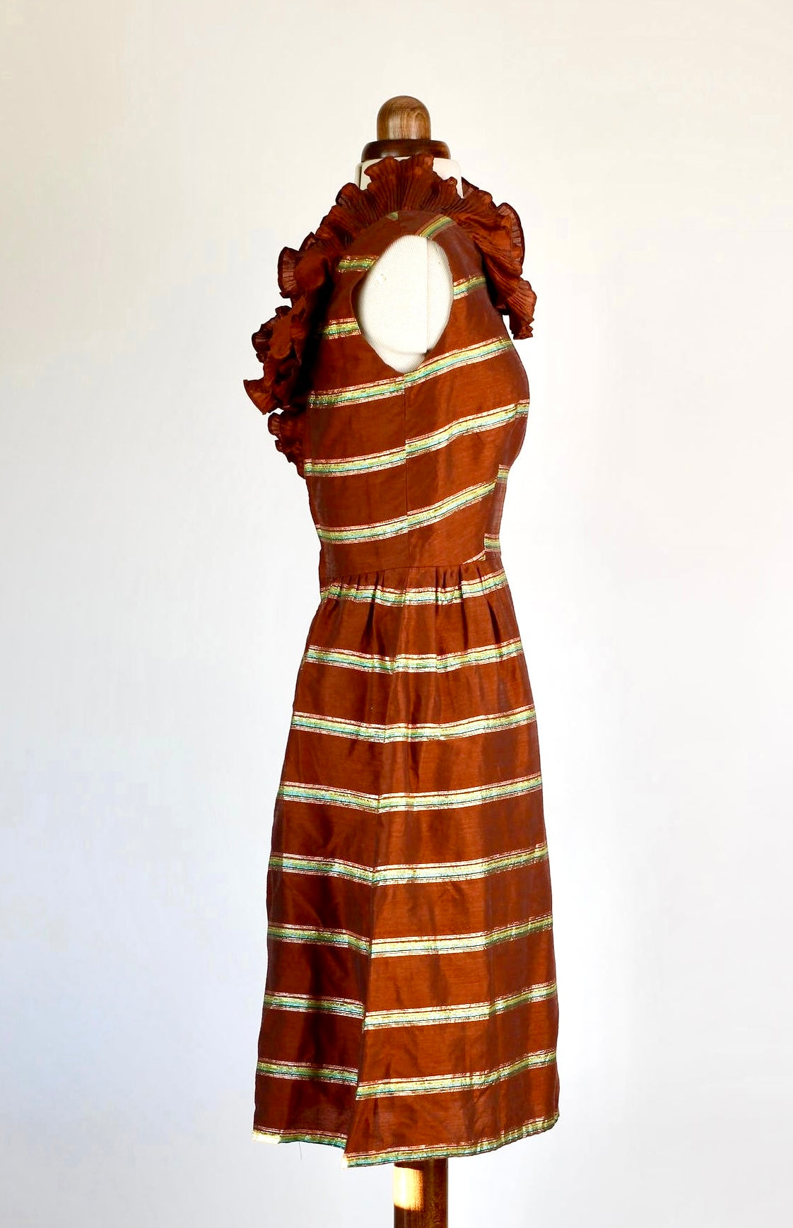 1960s Dress in Brown with Metal Threads//Made in London//Size XS
