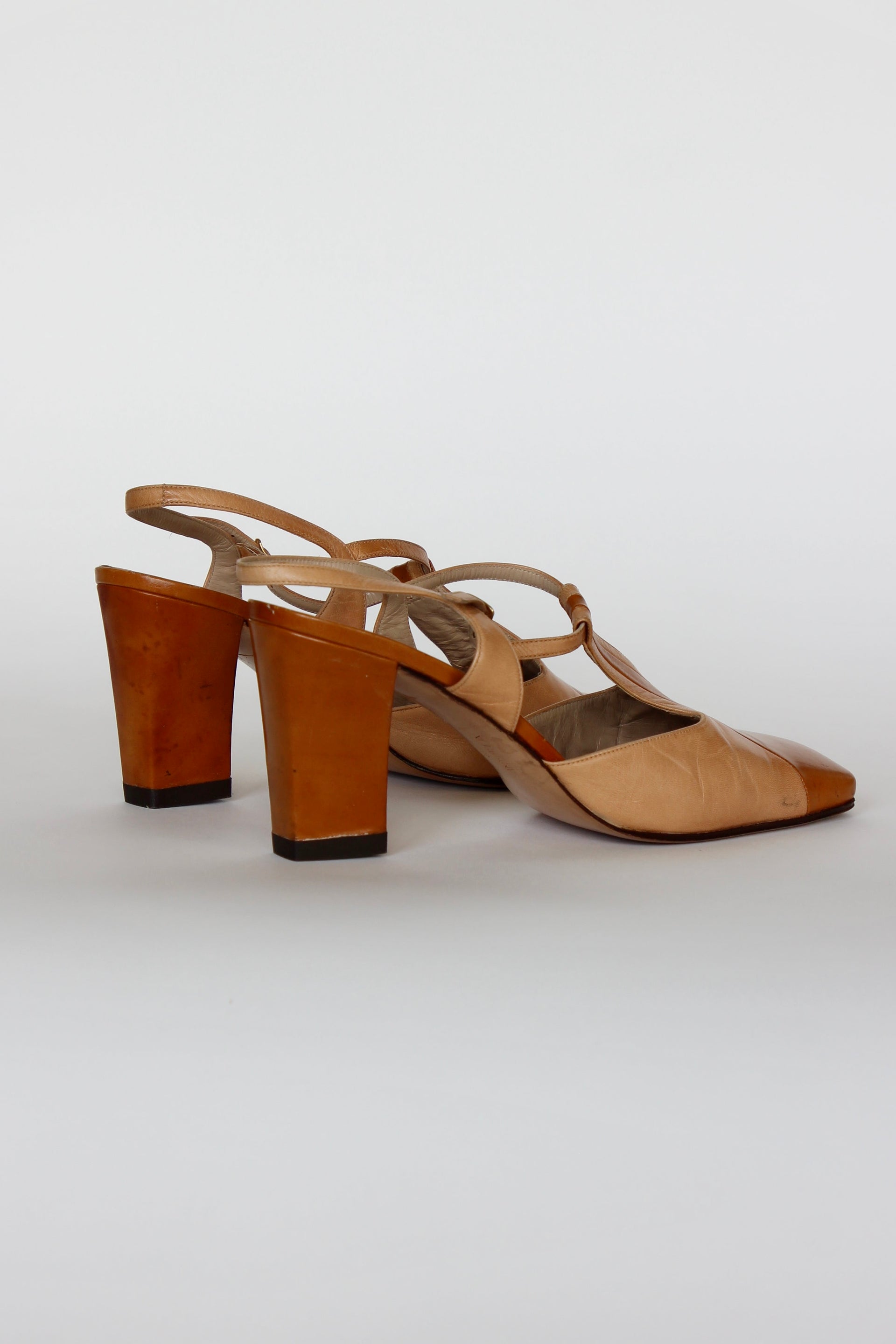 1960s Beige and Brown Leather Mid Heel Shoes // Size EU 9,5 US 8 UK 6