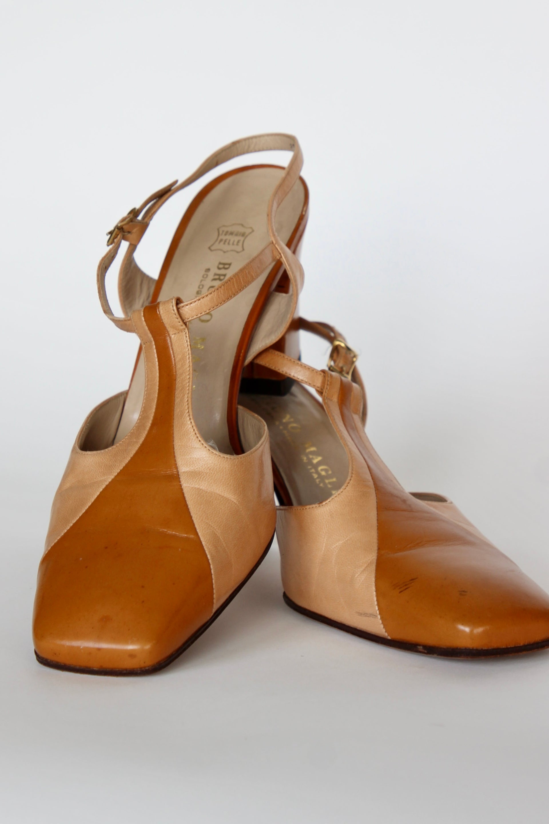 1960s Beige and Brown Leather Mid Heel Shoes // Size EU 9,5 US 8 UK 6