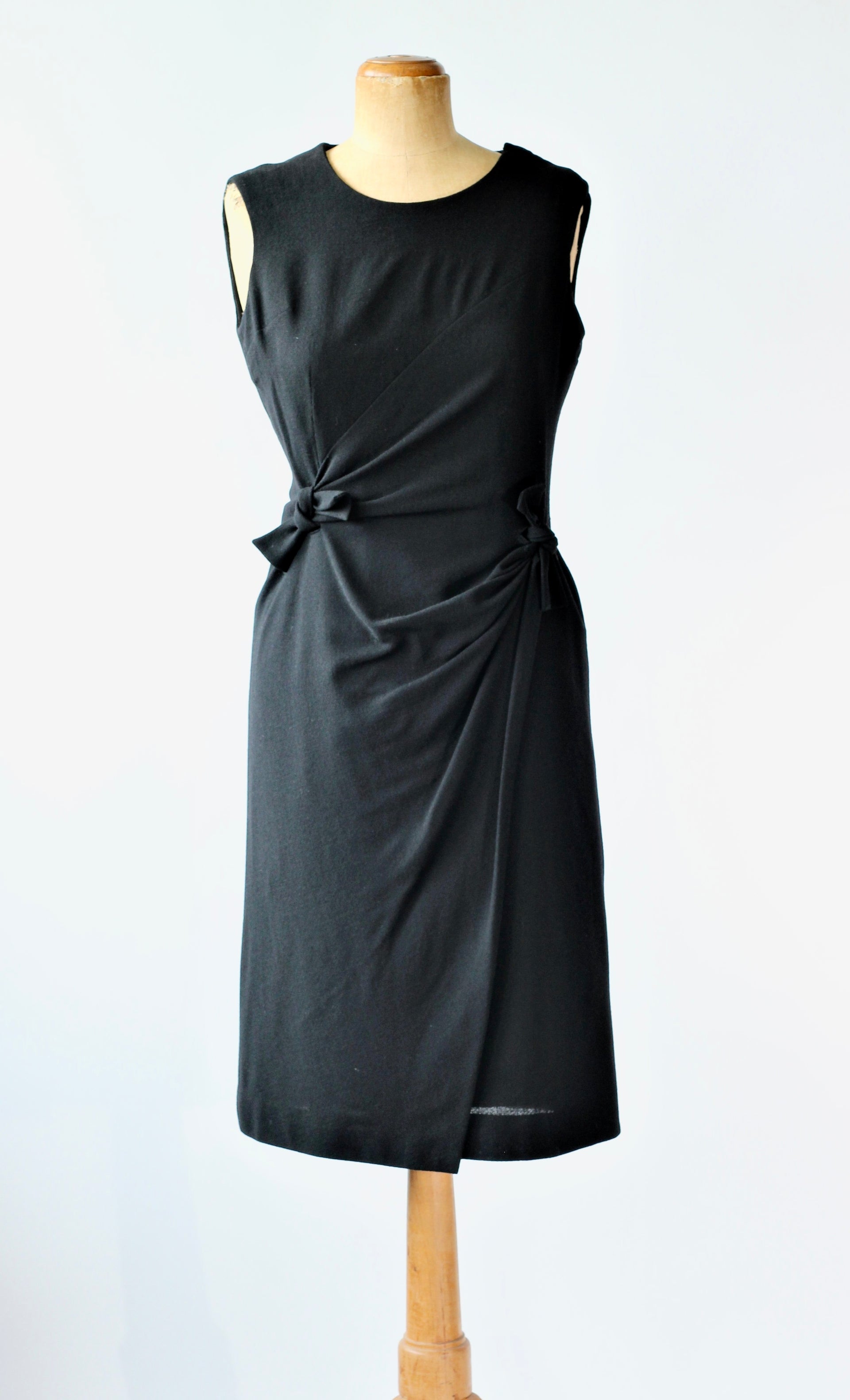 1950s 1960s Black Wool Designer Cocktali Dress//Size S/M