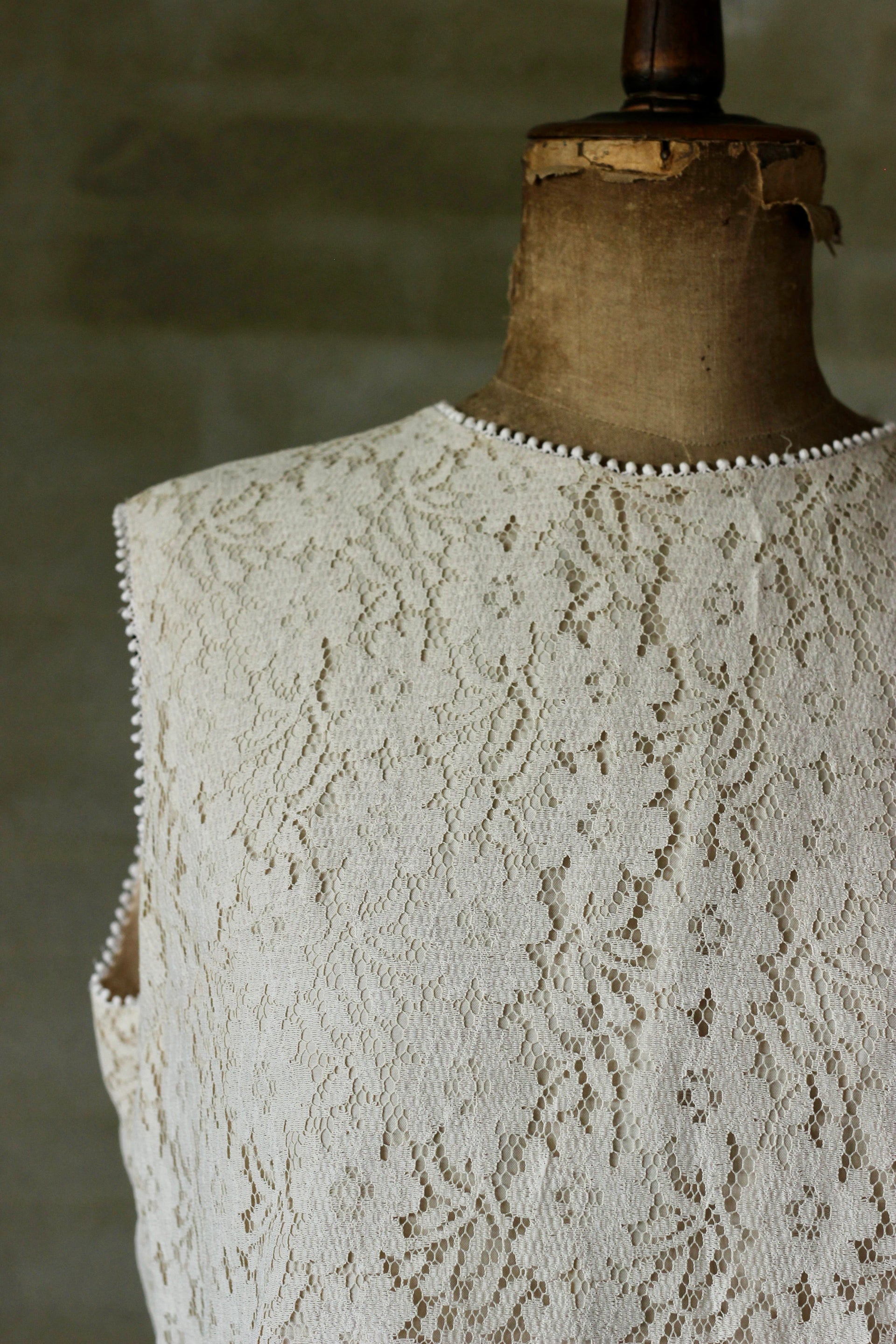 1950s Vintage Sand Lace Top/Made in Denmark/Size L