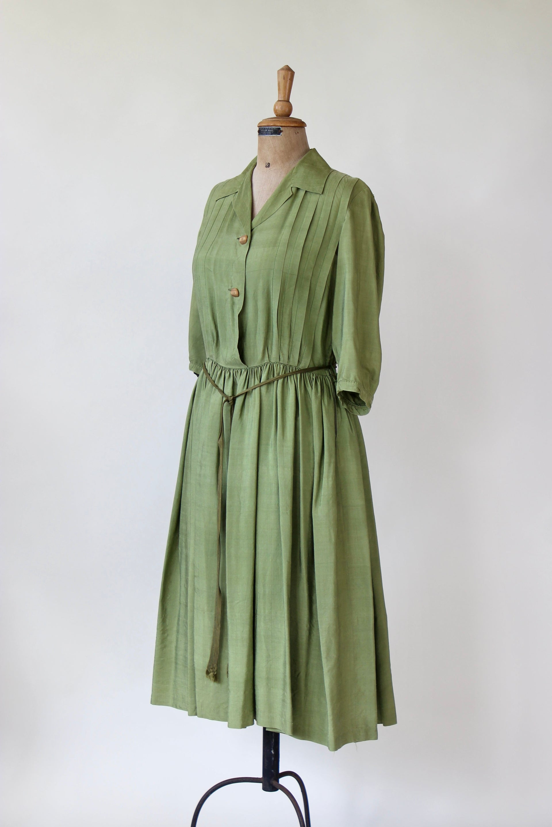 1970s Green Silk Designer Shirt Dress//Size S/M