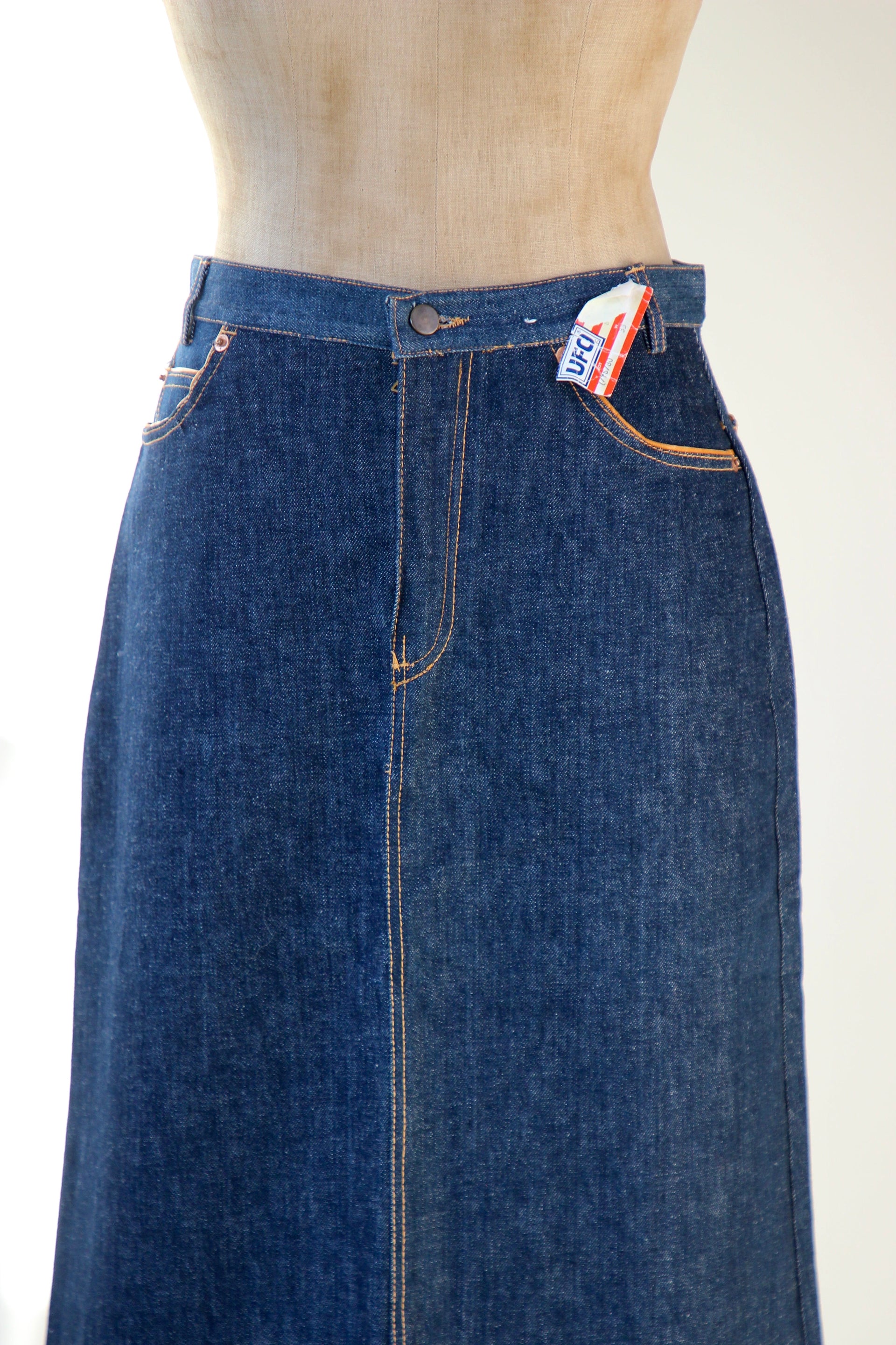 1970s DEADSTOCK Blue Denim Vintage Skirt With // Size M