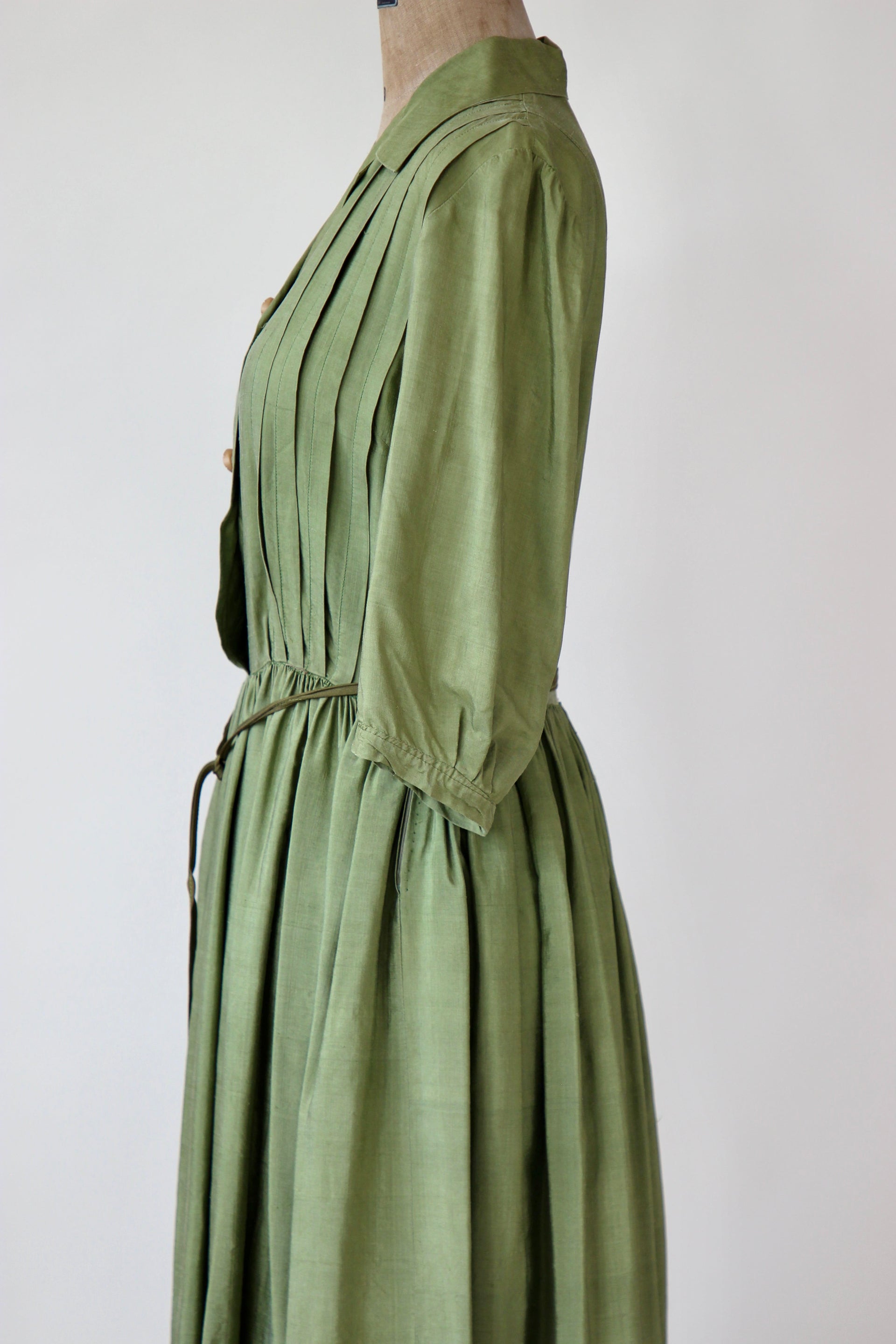 1970s Green Silk Designer Shirt Dress//Size S/M