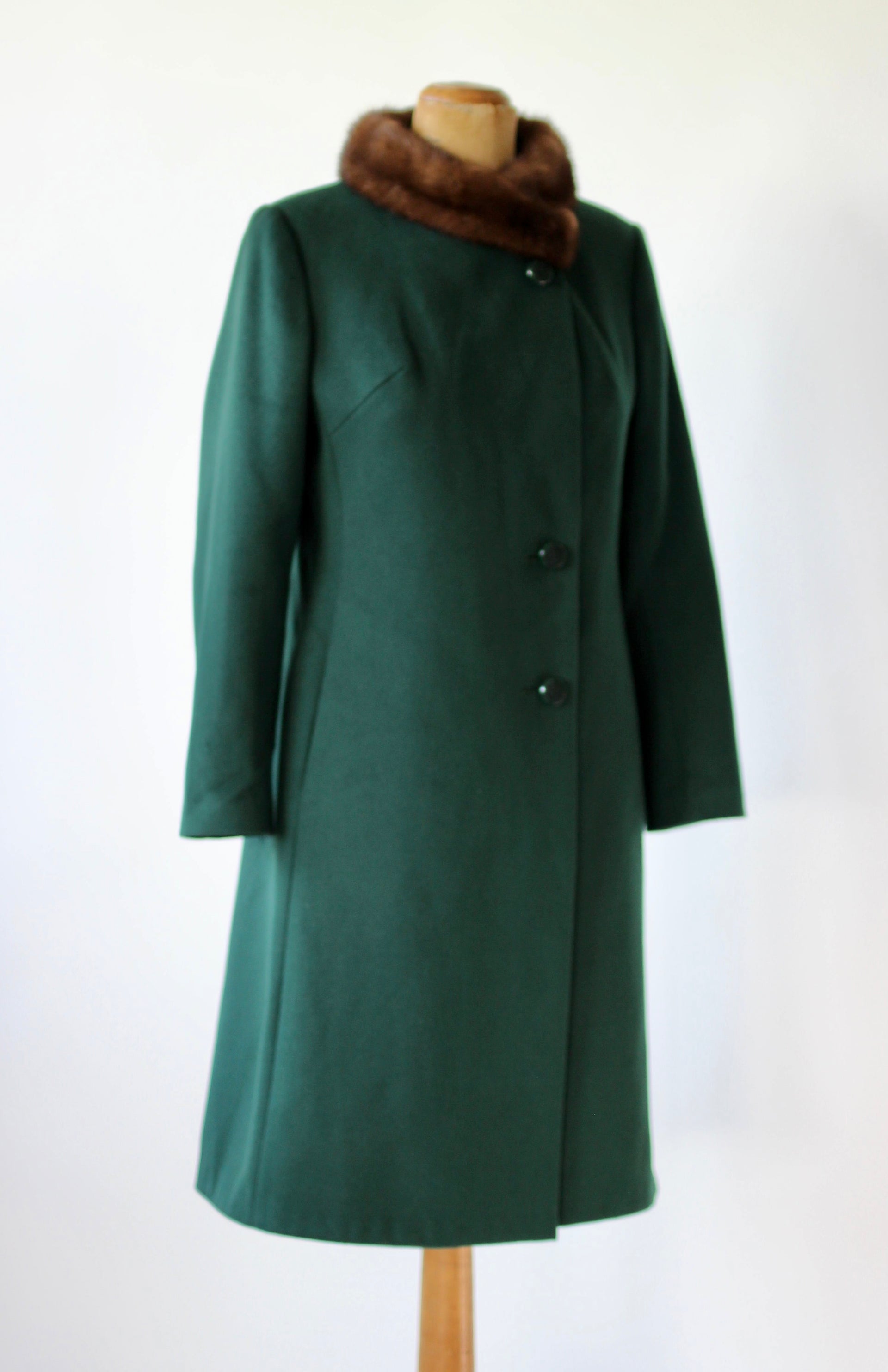 1960s Vintage Green Emerald Wool Coat with Brown Collar // Size M