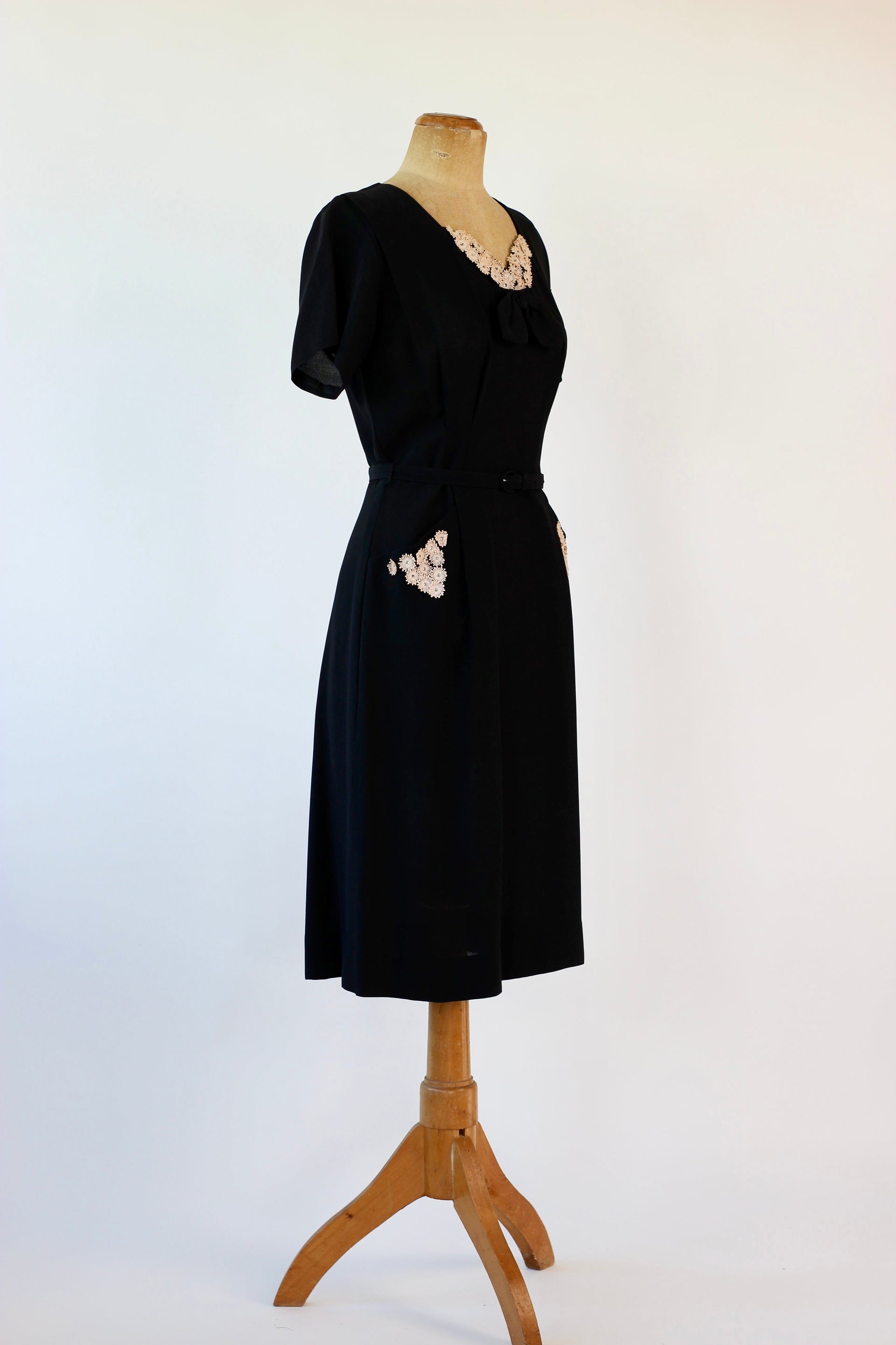 1930s Black Belted Dress // Size M