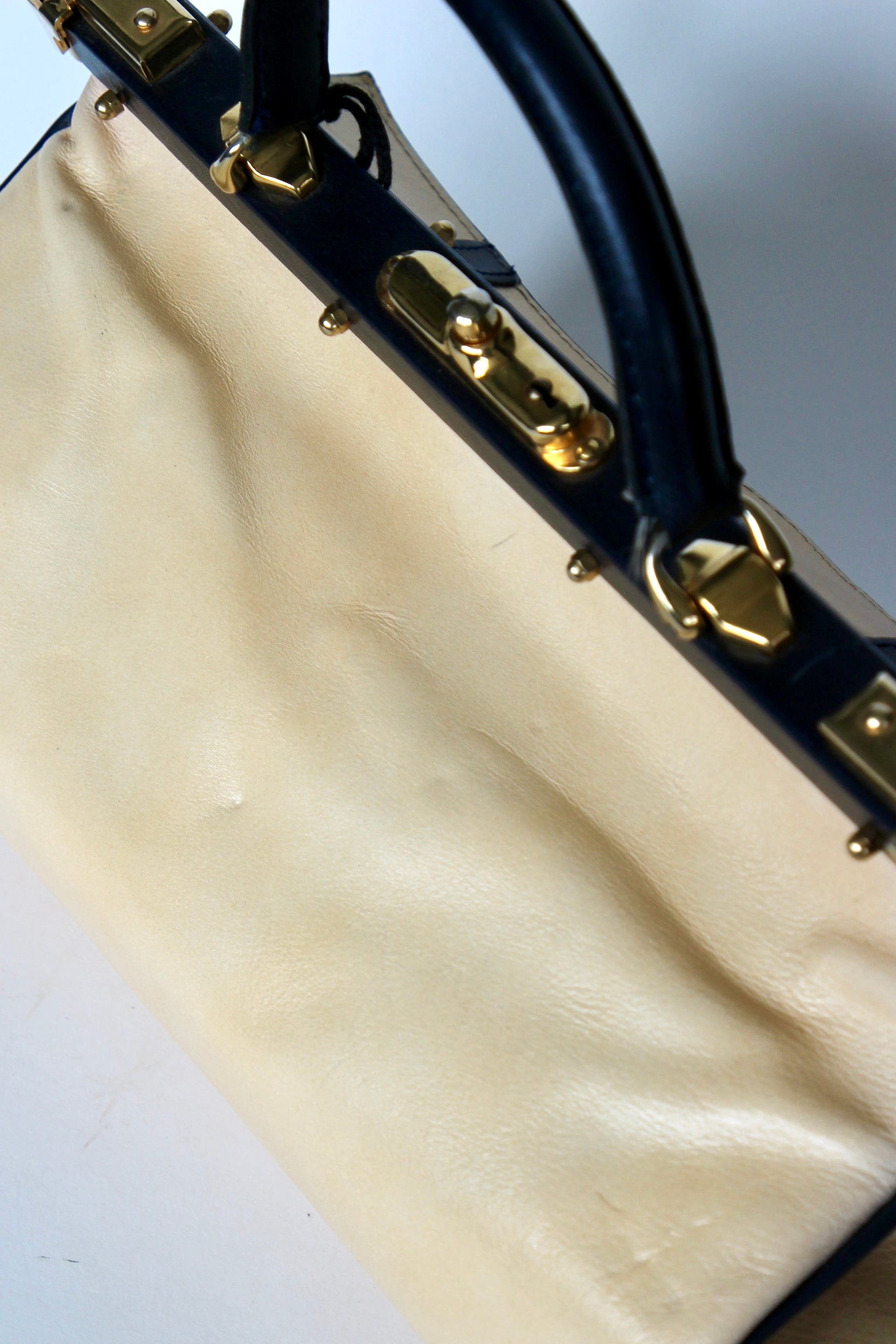 1950S 1960s Beige/Ivory Leather Top Handle Bag // Midwife Style Bag