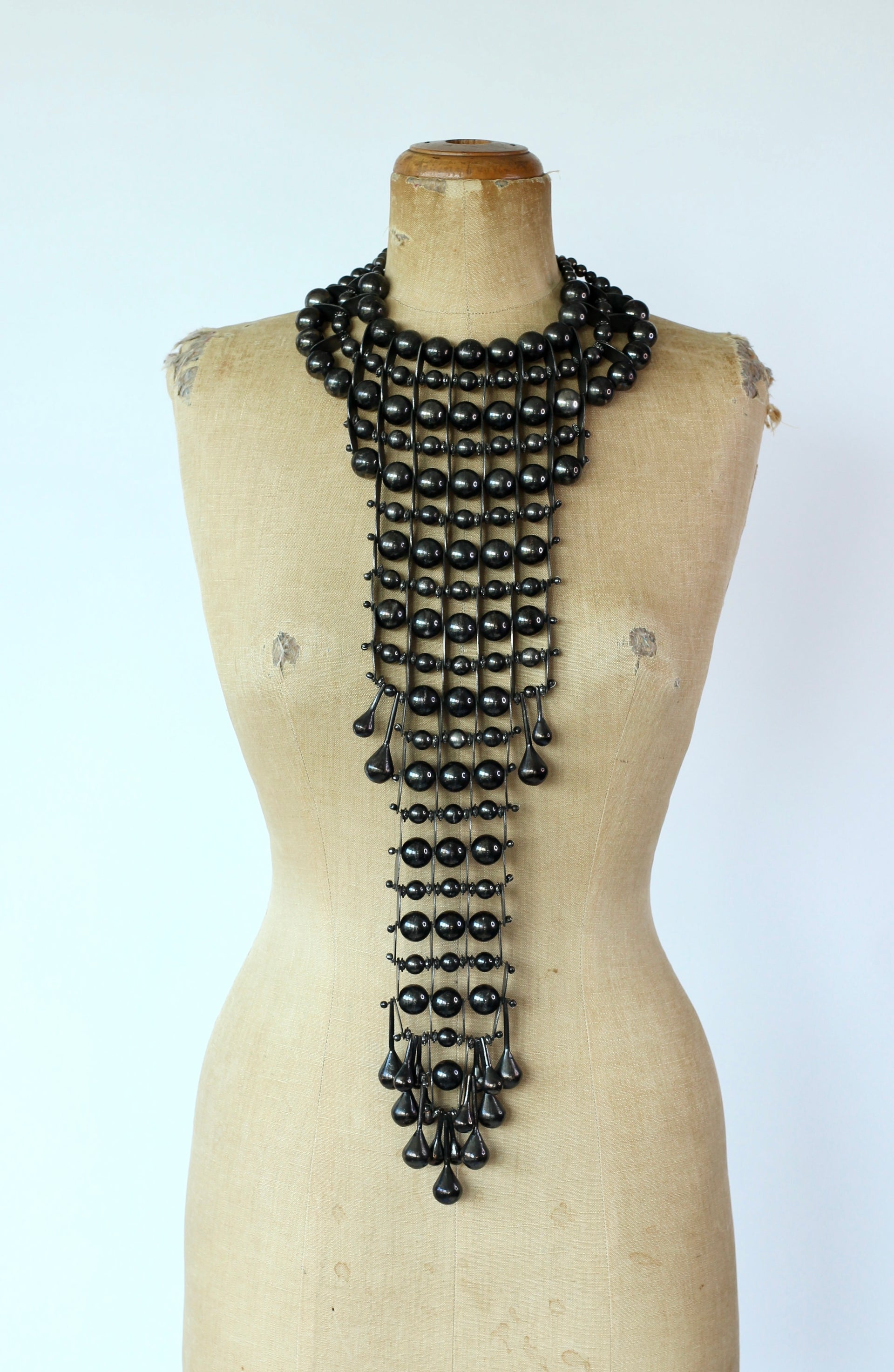 Y2K Vintage Showpiece Necklace/Metal Beads