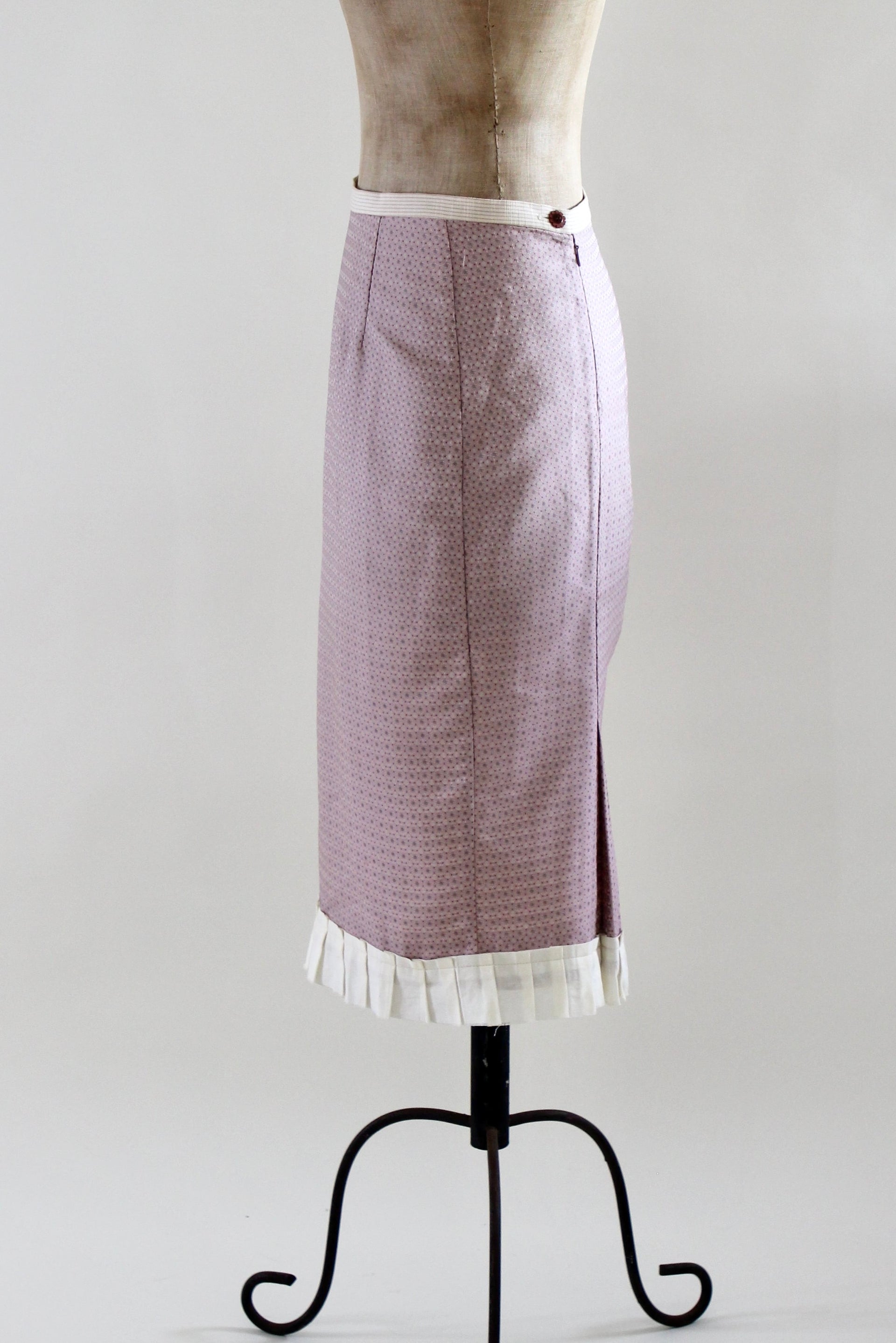Late 1990s Vintage Rose Pencil Skirt // Danish Design // Size S/M