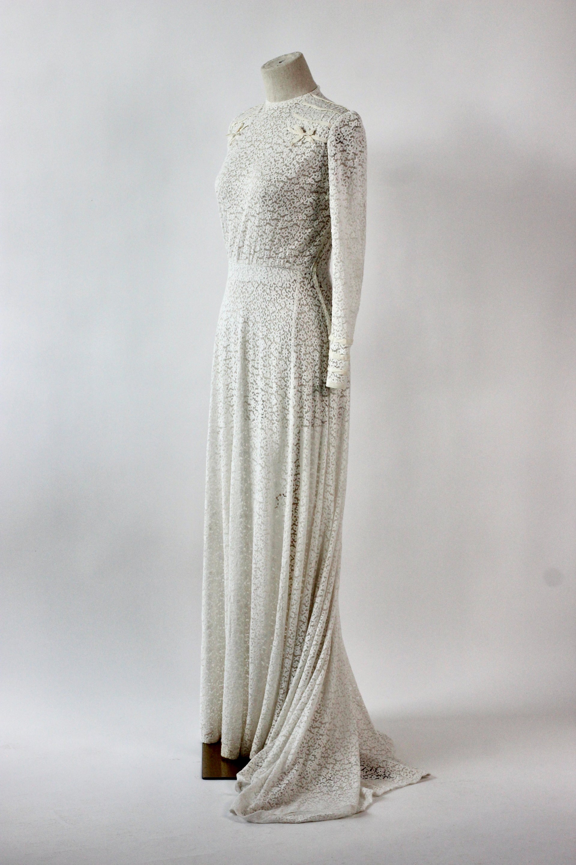 1920s 1930s Vintage Lace Wedding Dress // Size XS