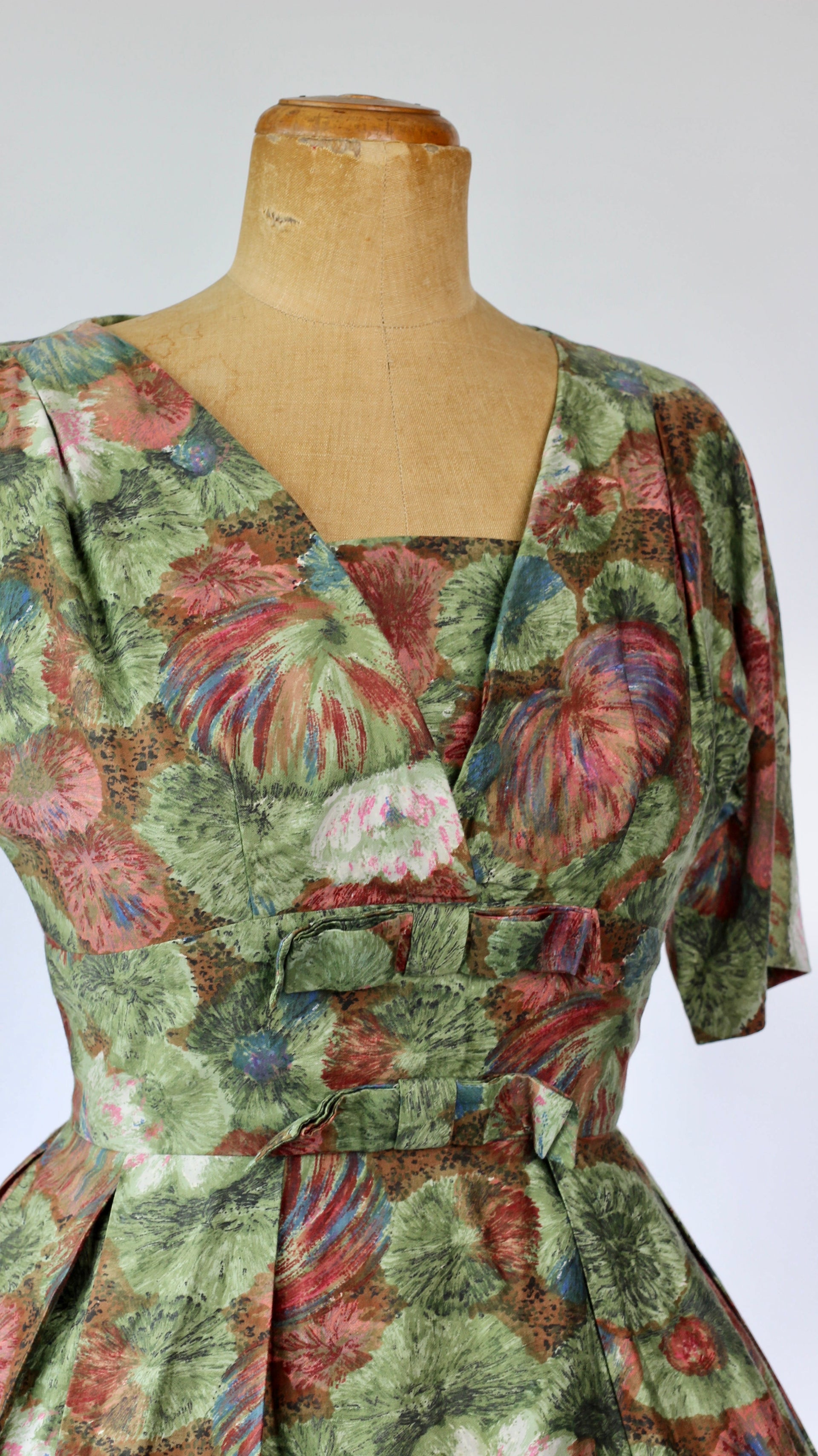 1950s Cotton Dress with Floral Print//Size XS/S