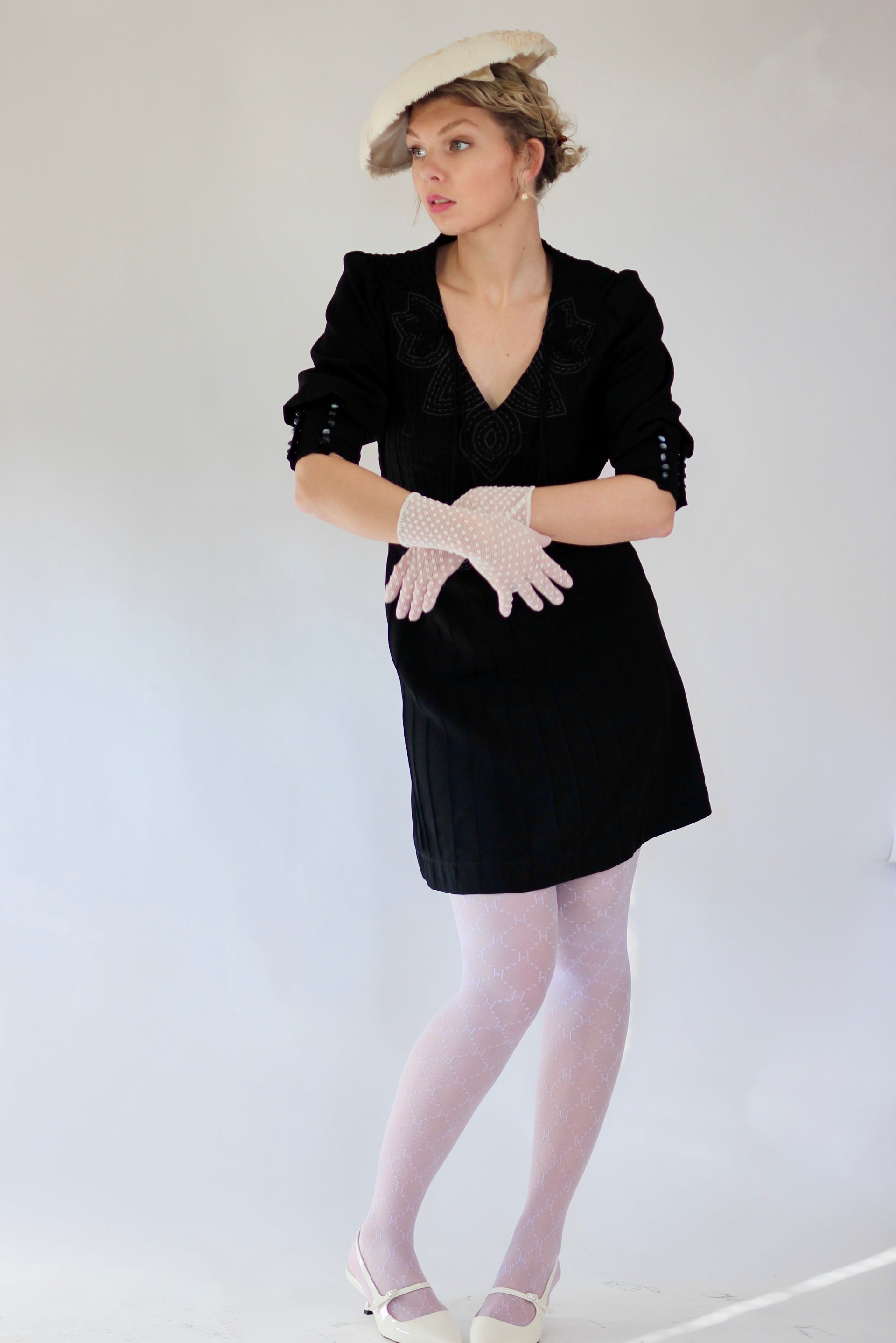 Vintage Black Mini Dress with Grey Embroidery//Size M