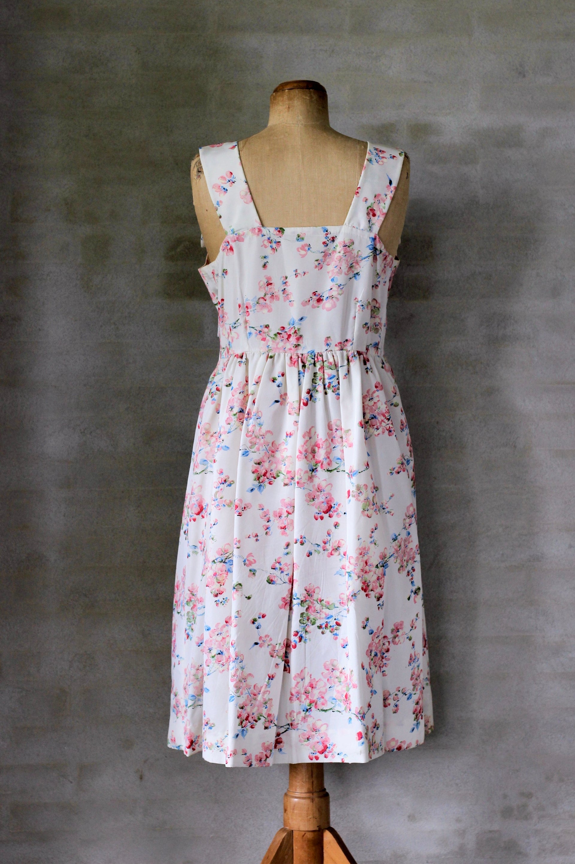 1950s White Taffeta Dress with Bolero//Blue and Pink Flowers//Size S/M