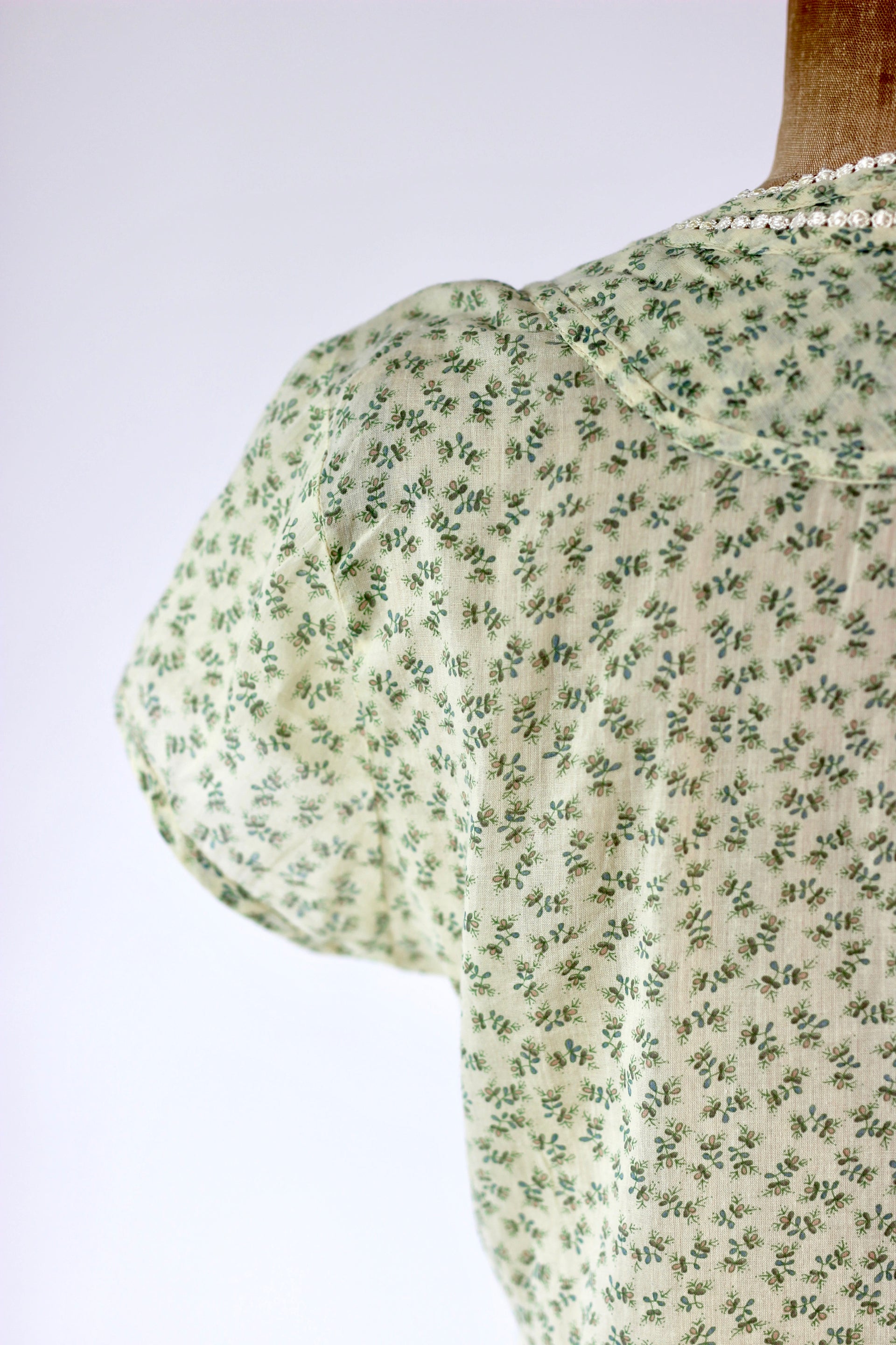 Y2K Vintage Light Yellow Floral Cotton Blouse//Danish Design//Size S/M