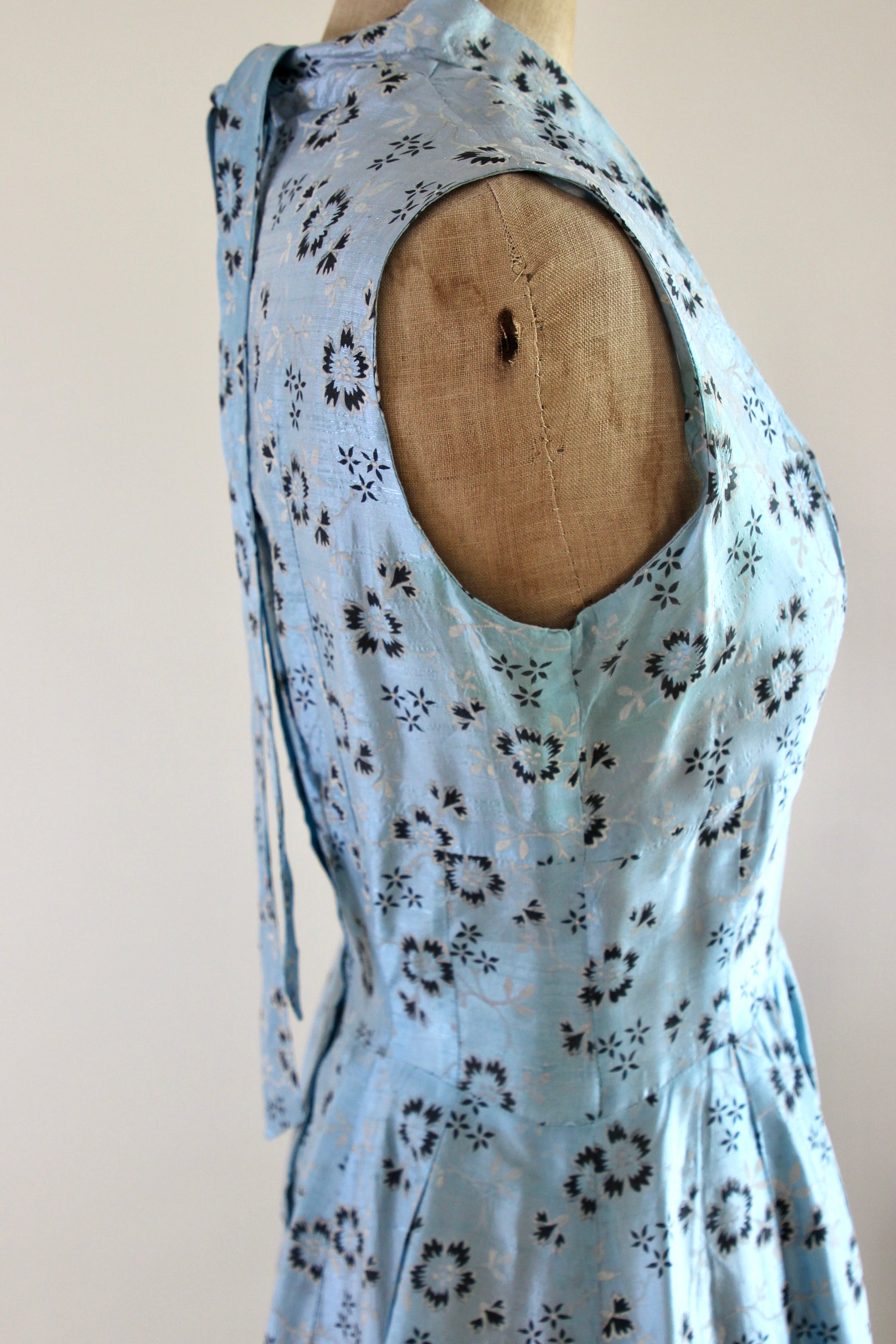 1950s Light Blue Floral Dress//Size S/M
