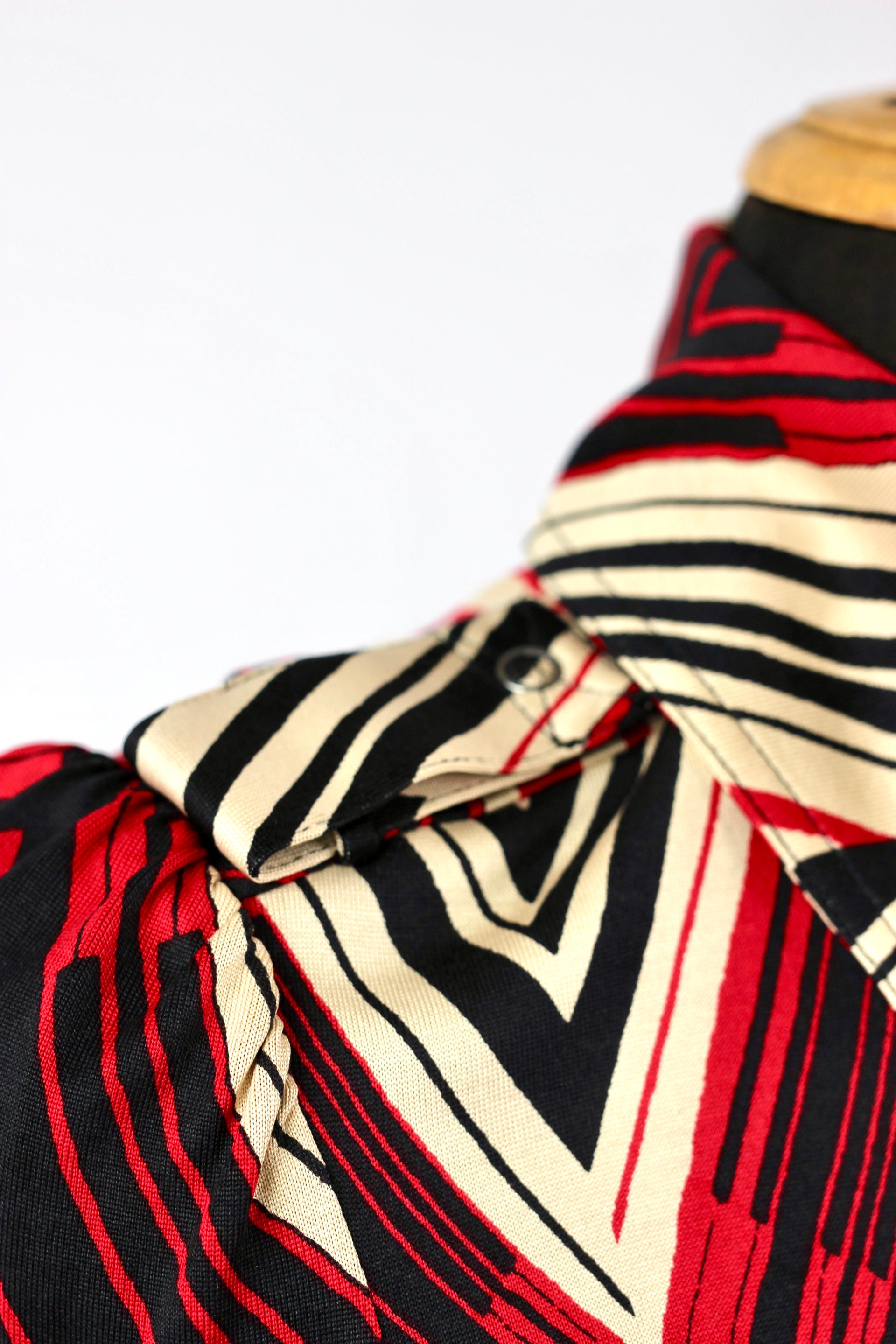 Diane von Furstenberg Vintage Silk Wrap Dress // Size M/L
