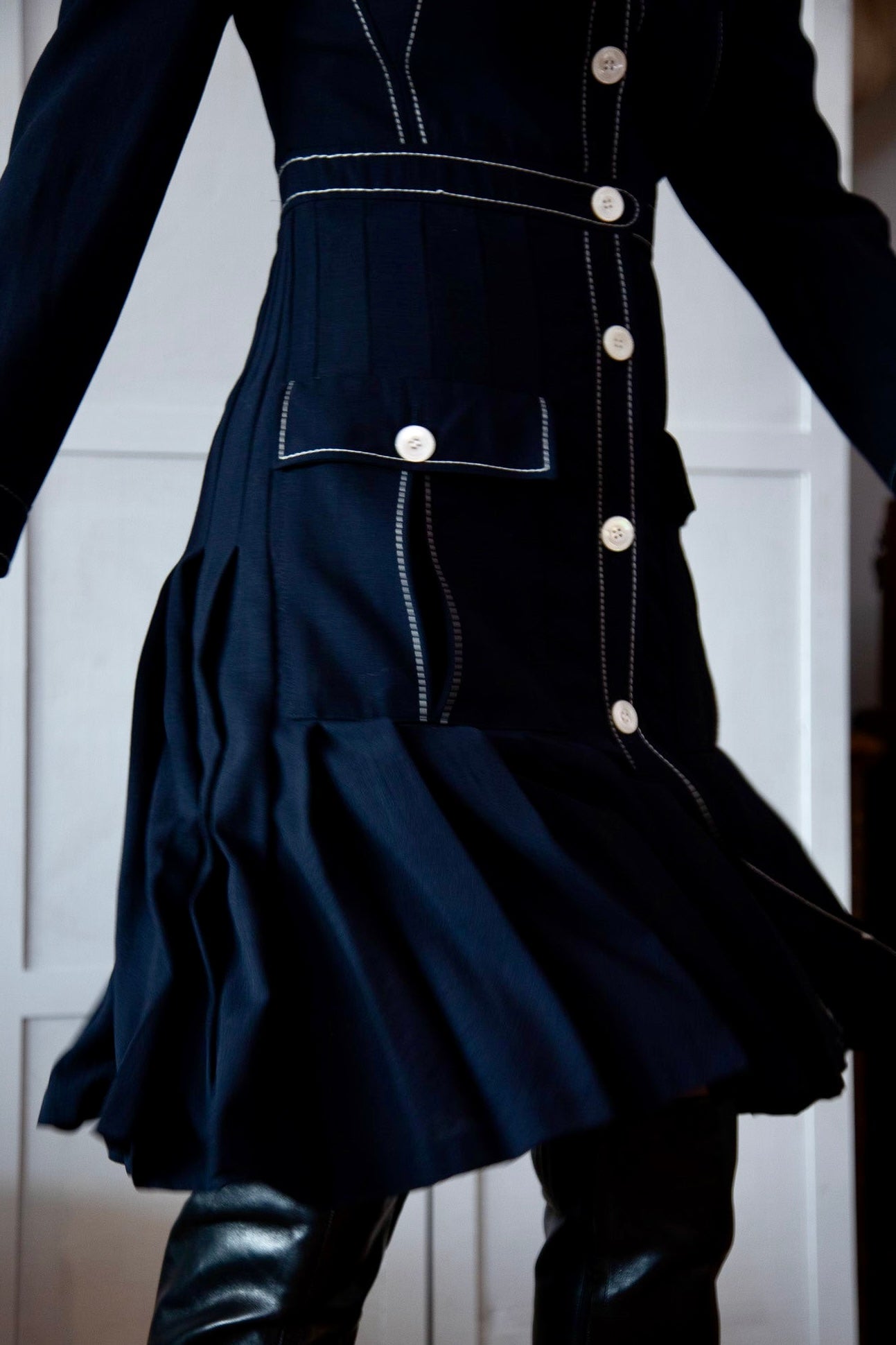 1980s Vintage Navy Blue Wool Shirt Dress // Italien Design // Size M