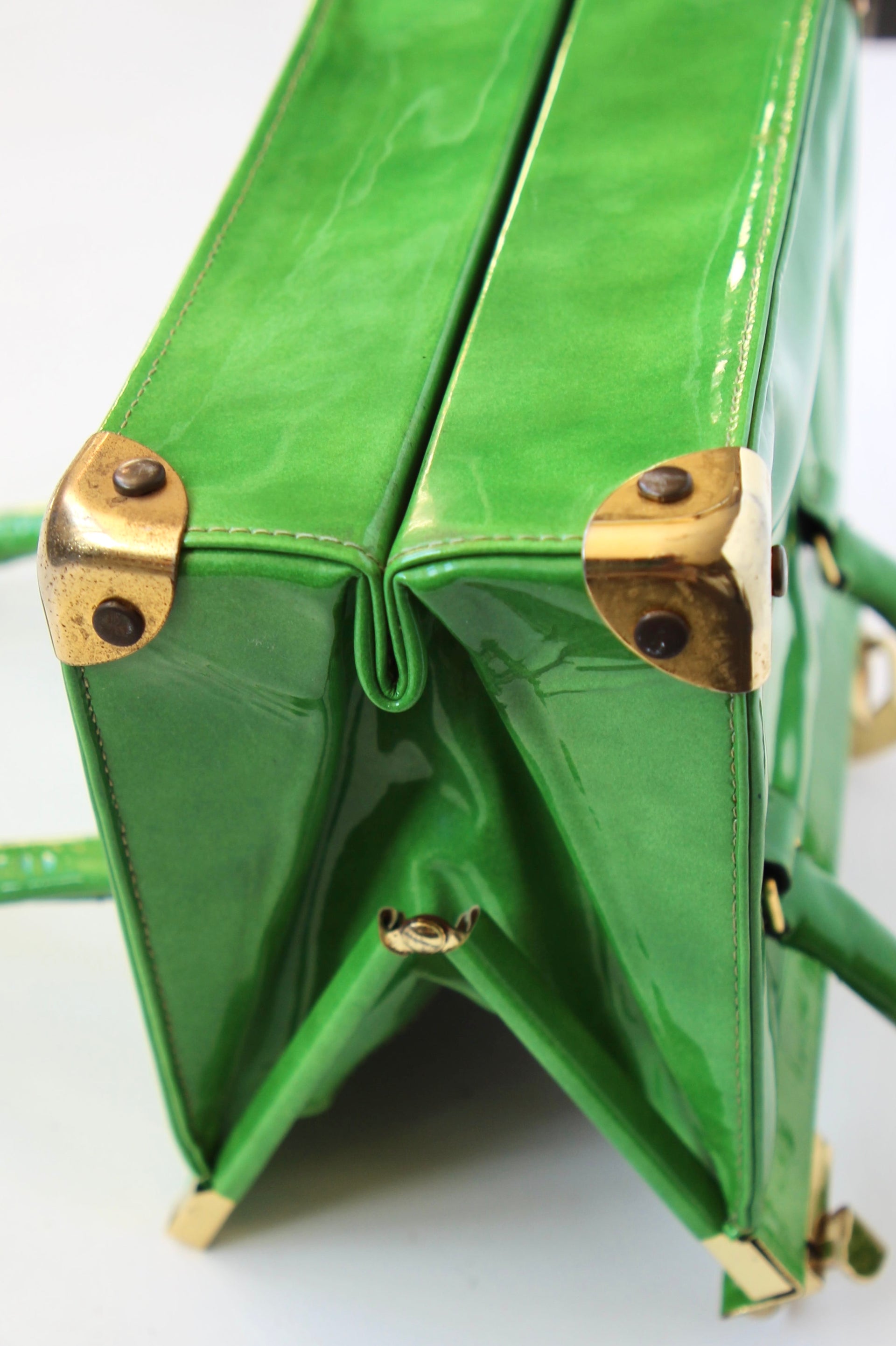 1960s Vintage Green Vinyl Purse / Top Handle Bag