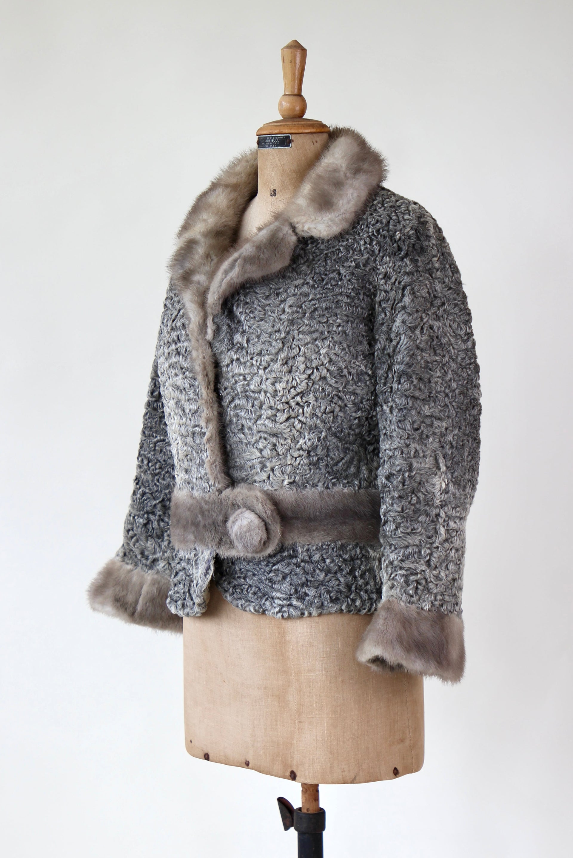 1950s Vintage Grey Lamb Fur and Mink Fur Short Jacket // Size M