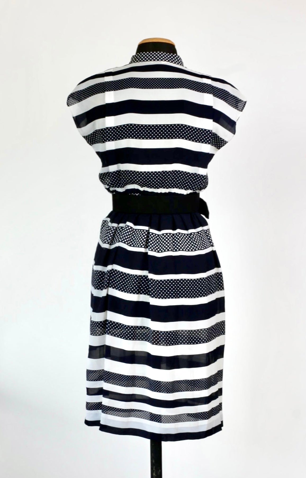 Vintage White and Navy Blue Dress//Size L