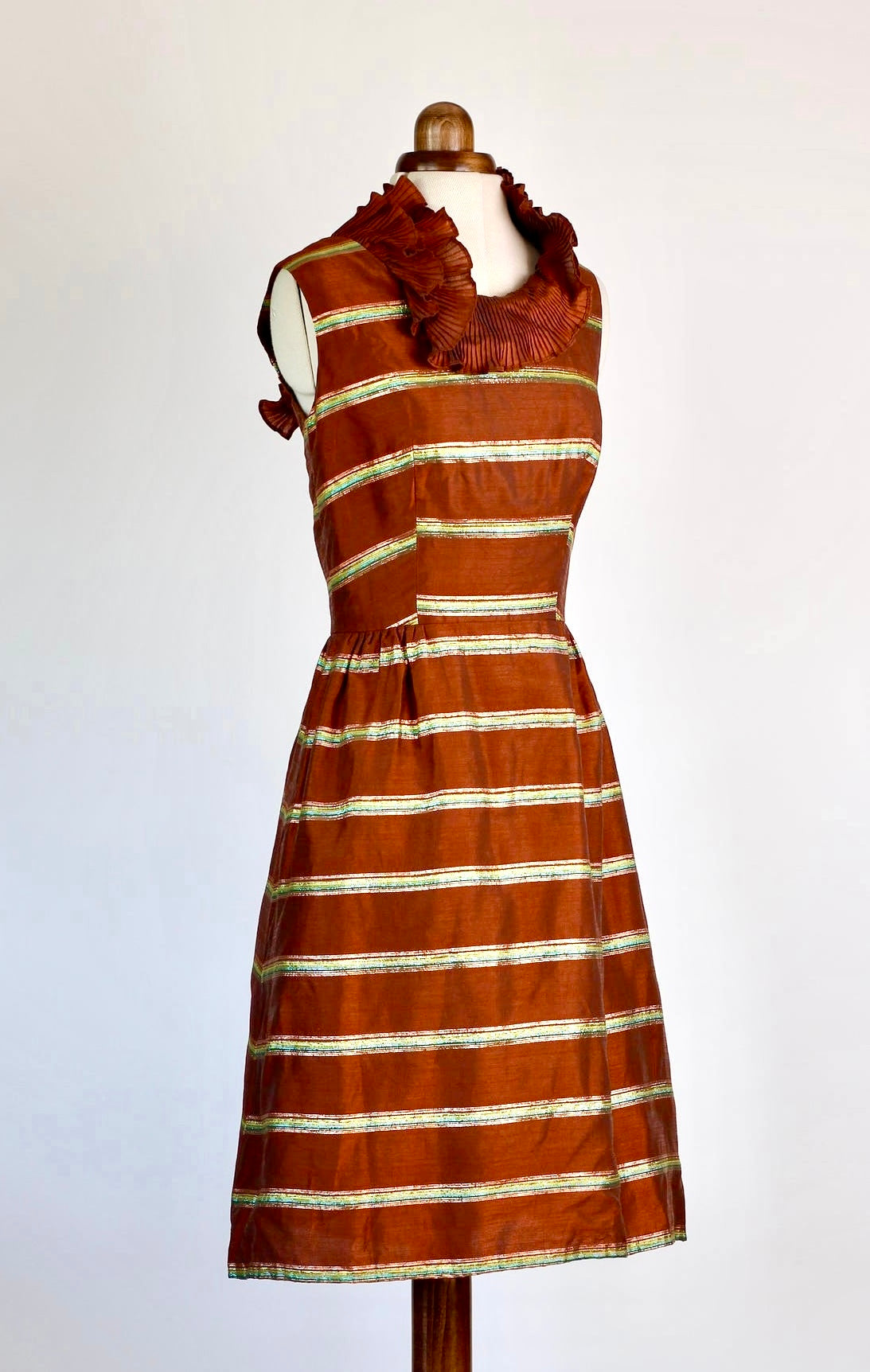 1960s Dress in Brown with Metal Threads//Made in London//Size XS