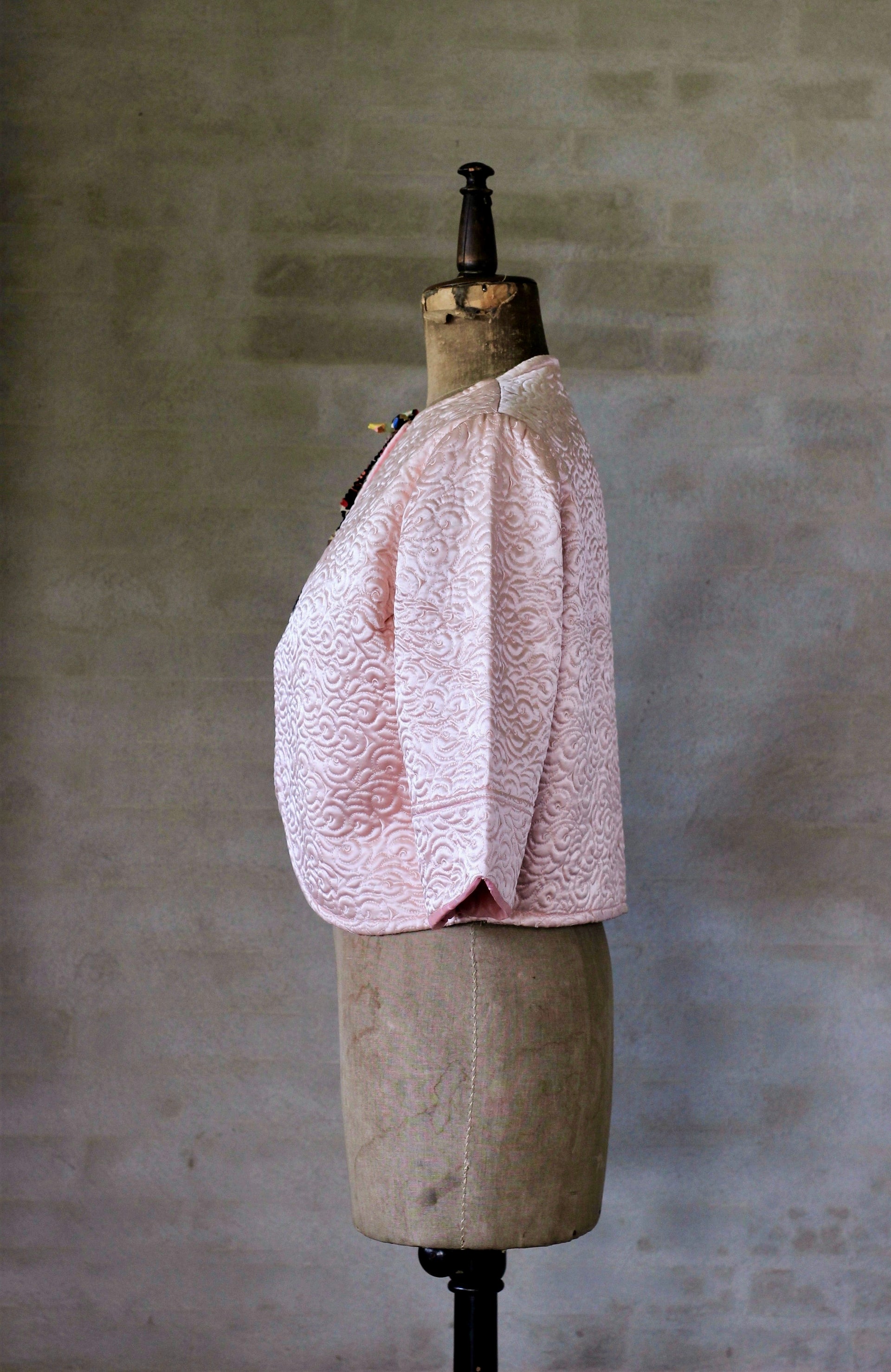 1930s Vintage Bed Jacket//Pink Satin//Art Deco Quilted Jacket//Size M