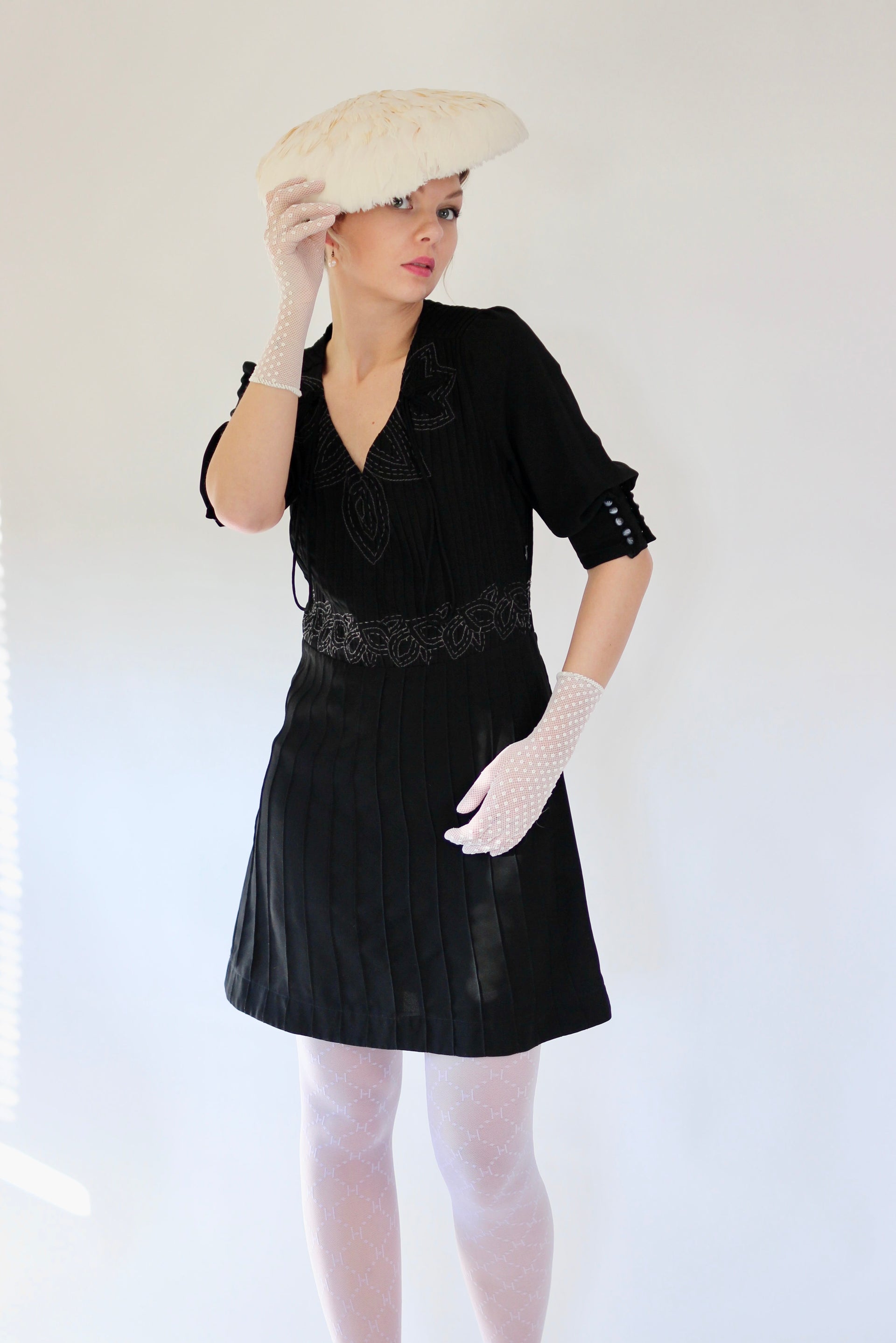 Vintage Black Mini Dress with Grey Embroidery//Size M
