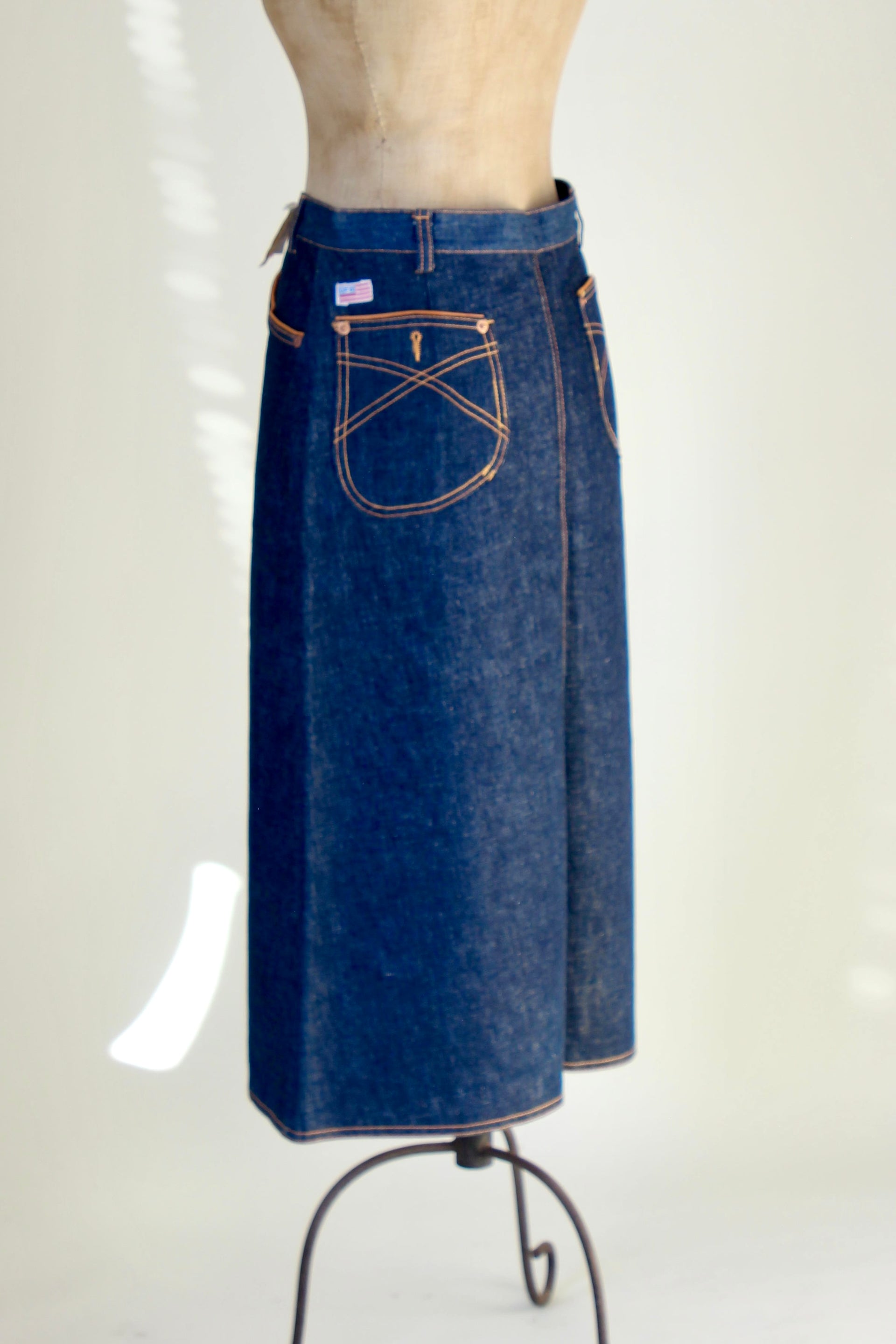 1970s DEADSTOCK Blue Denim Vintage Skirt With // Size M