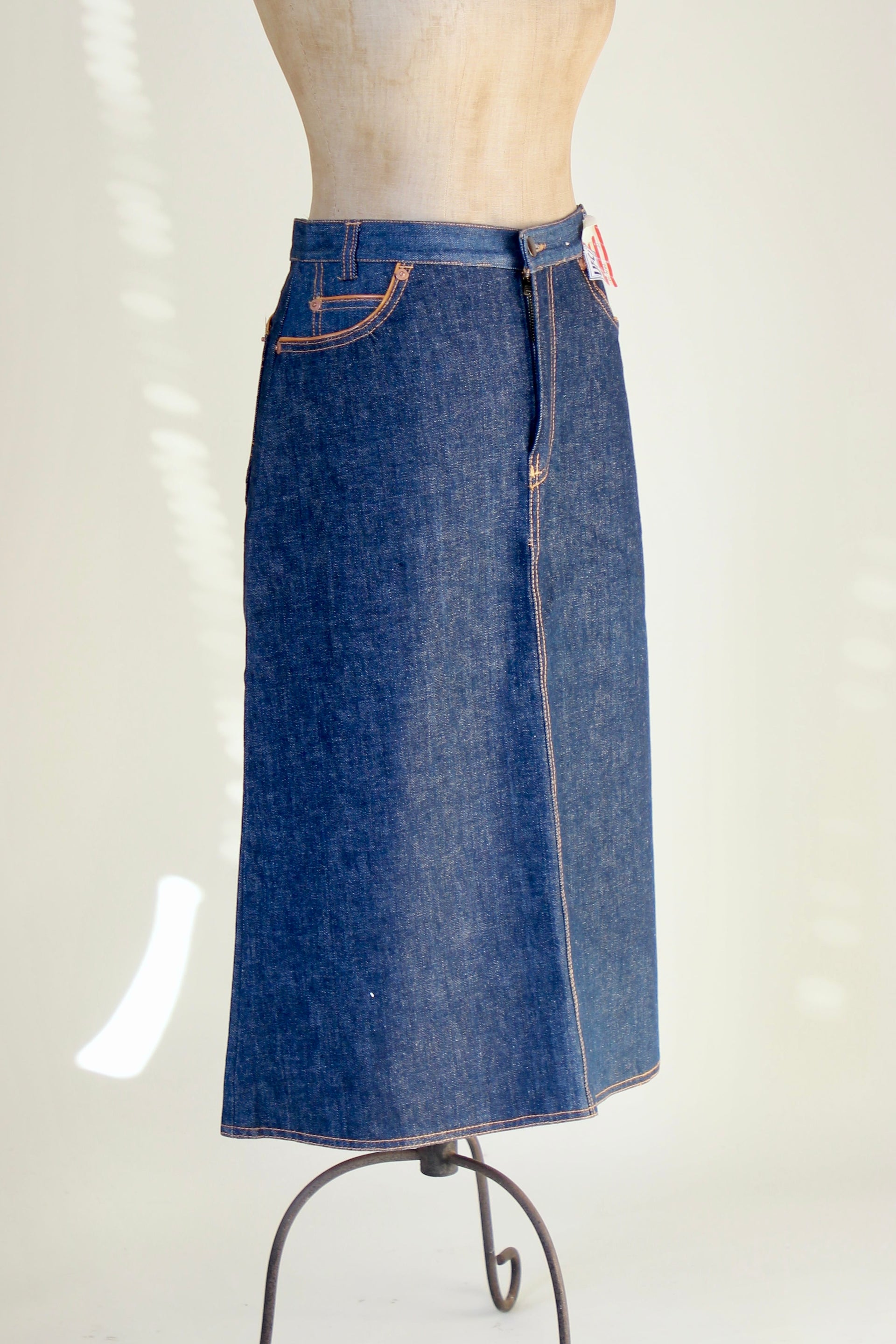 1970s DEADSTOCK Blue Denim Vintage Skirt With // Size M
