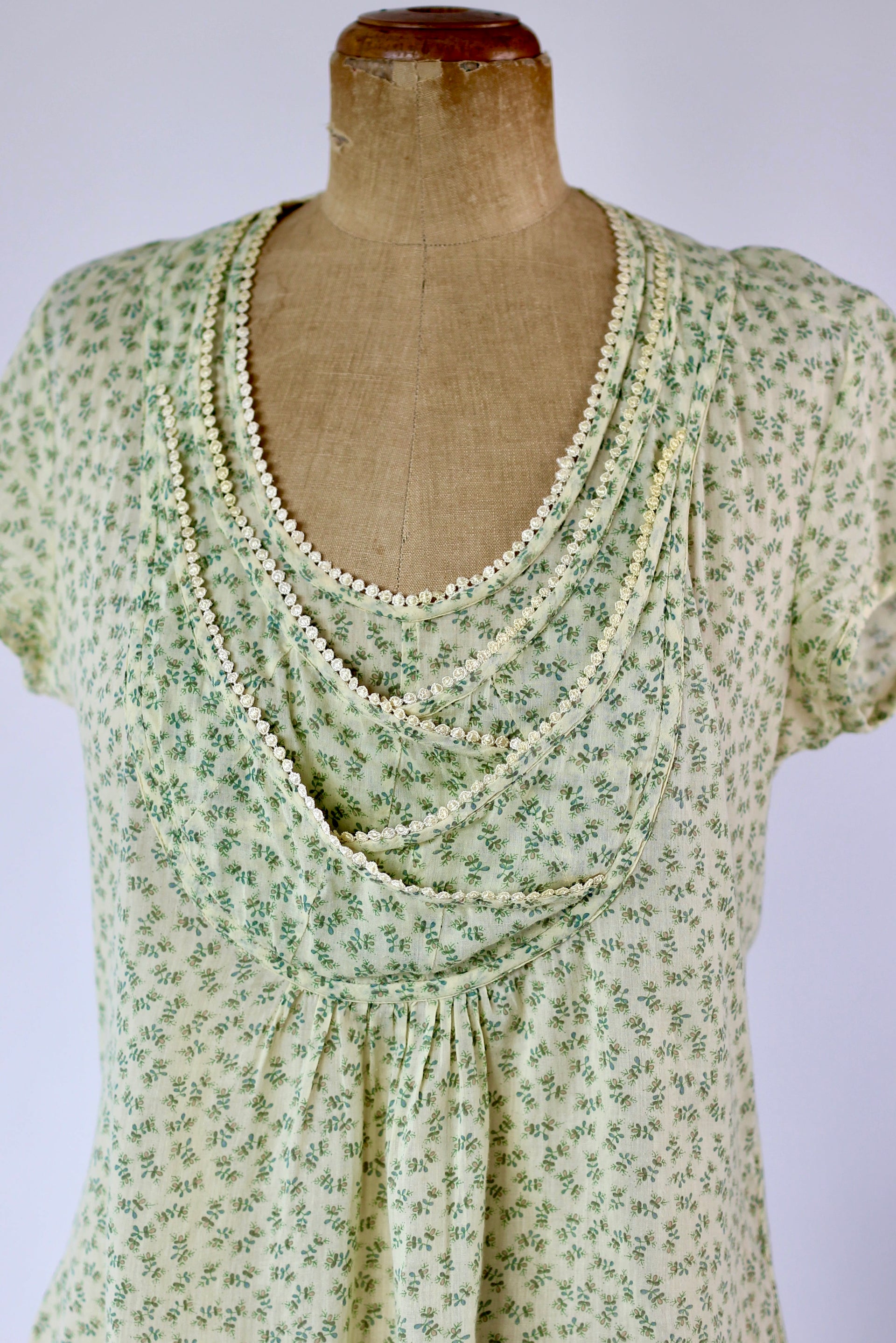 Y2K Vintage Light Yellow Floral Cotton Blouse//Danish Design//Size S/M