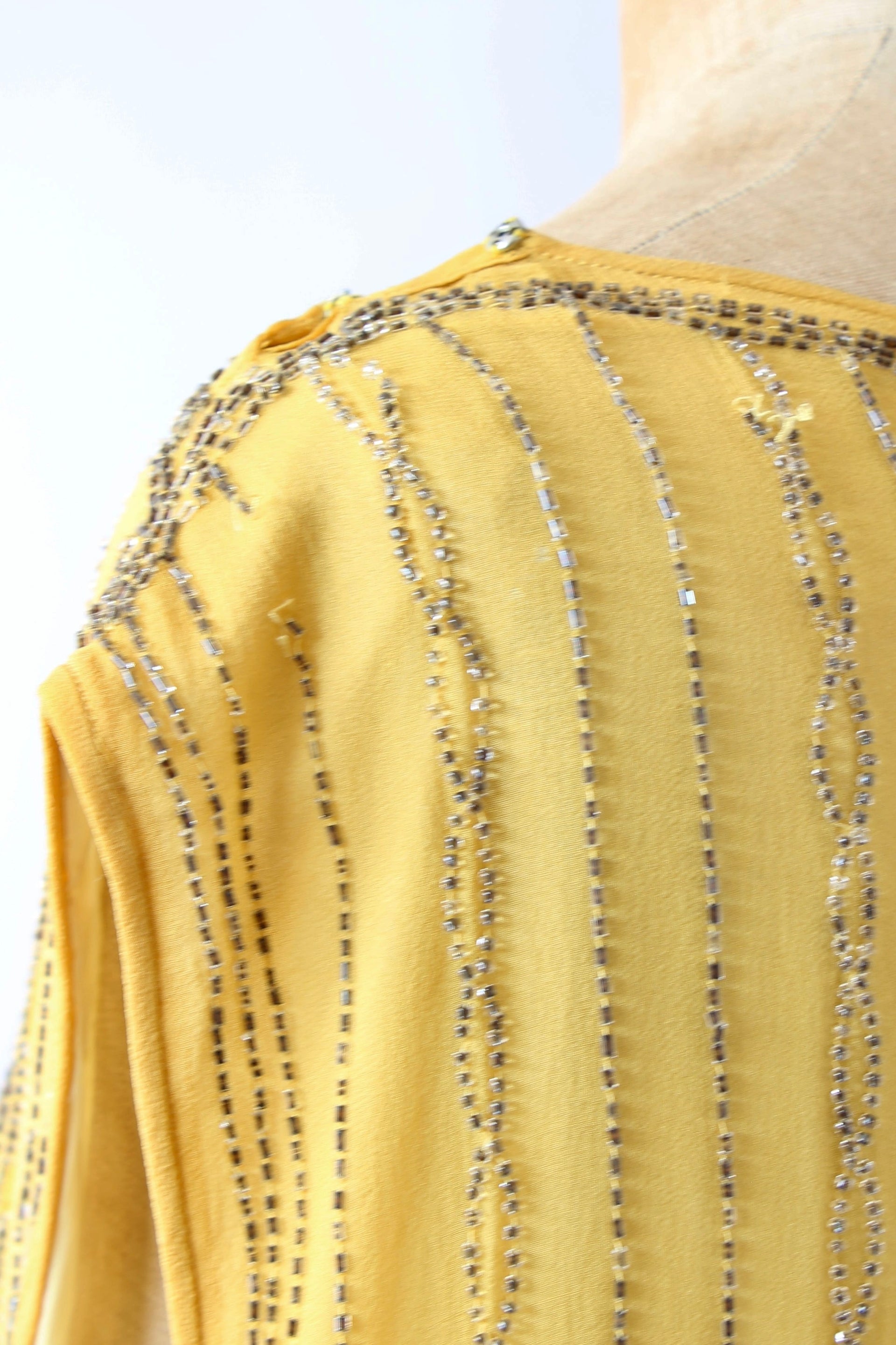 1920s Vintage Yellow Silk flapper Dress // Size S/M