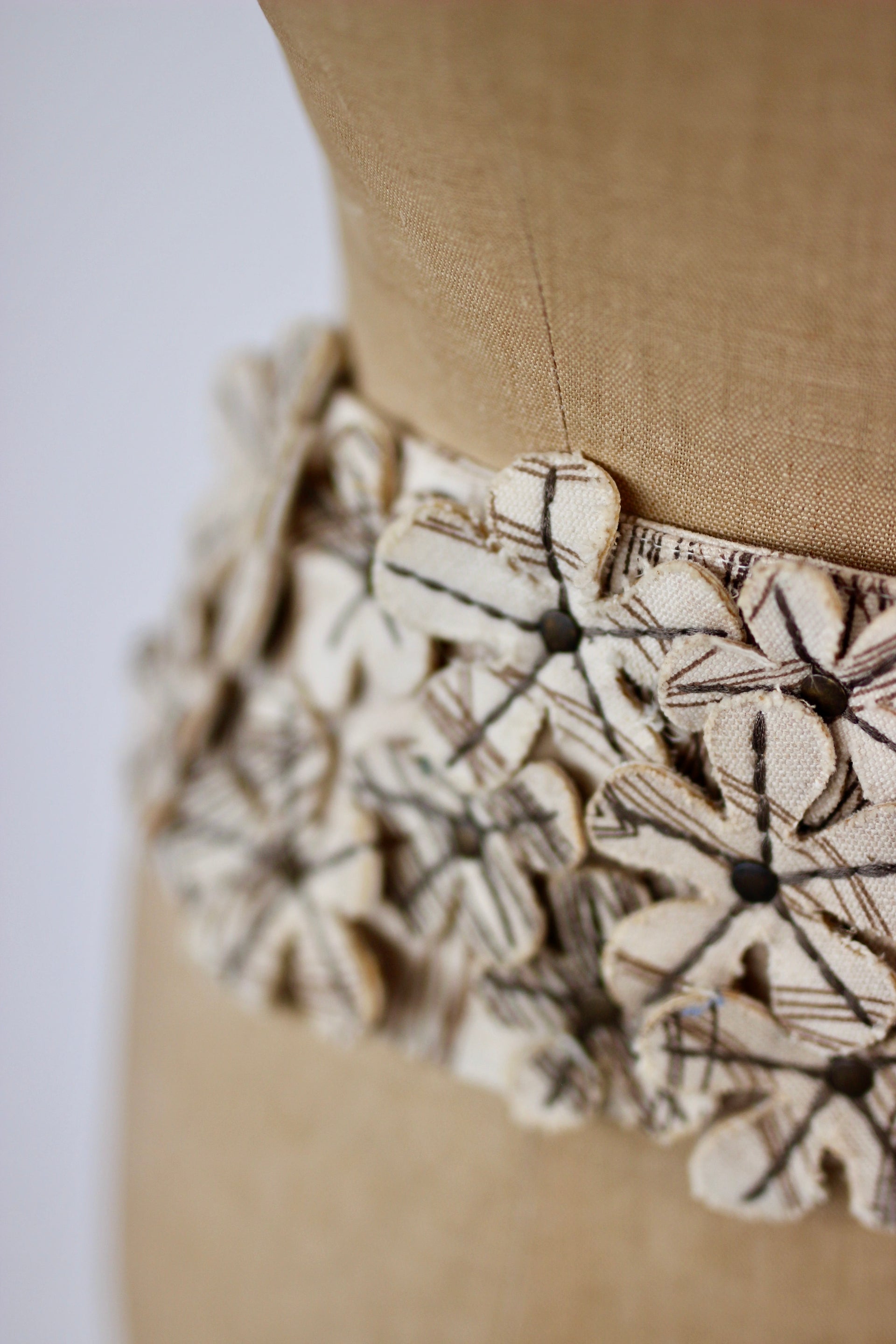 Vintage Y2K Cotton Belt with 3D Flowers // Size S/M
