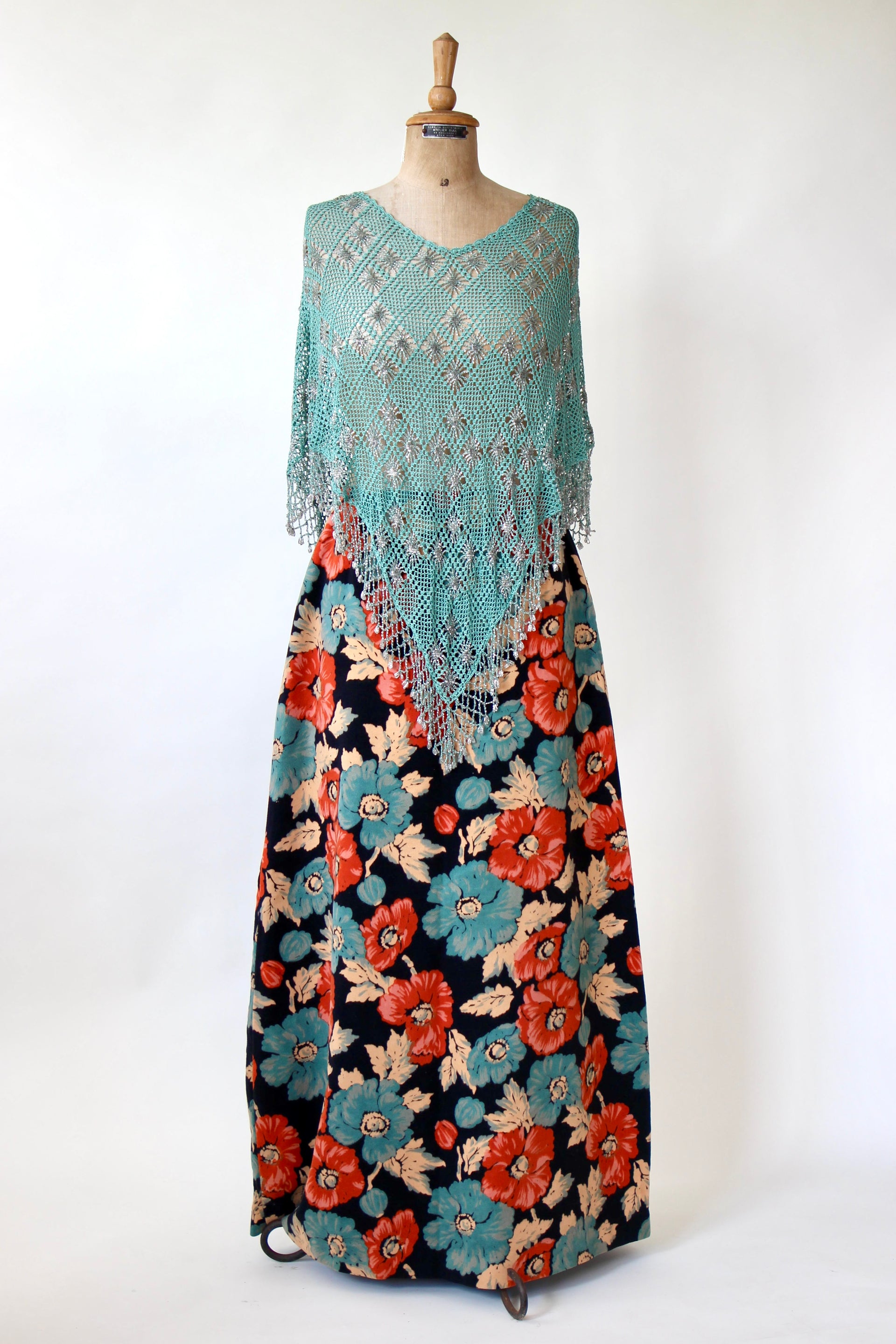 1970s High Waisted Velvet Maxi Skirt // Size S/M