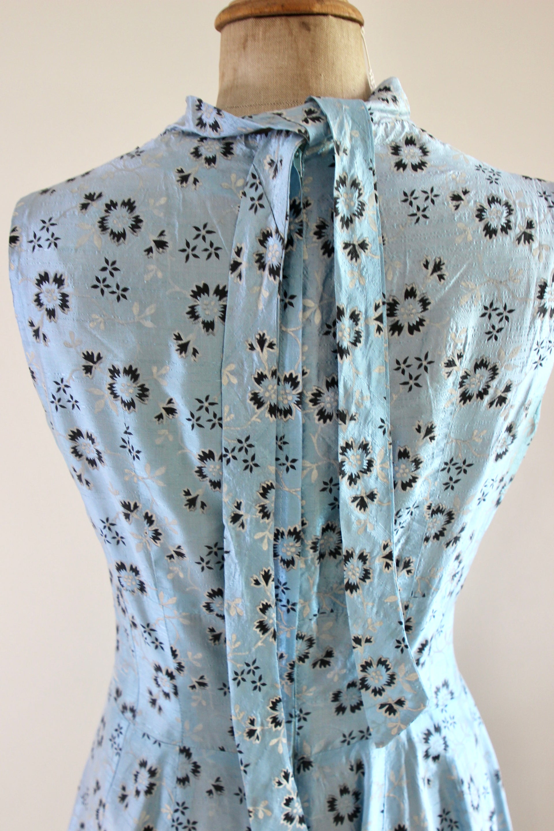 1950s Light Blue Floral Dress//Size S/M