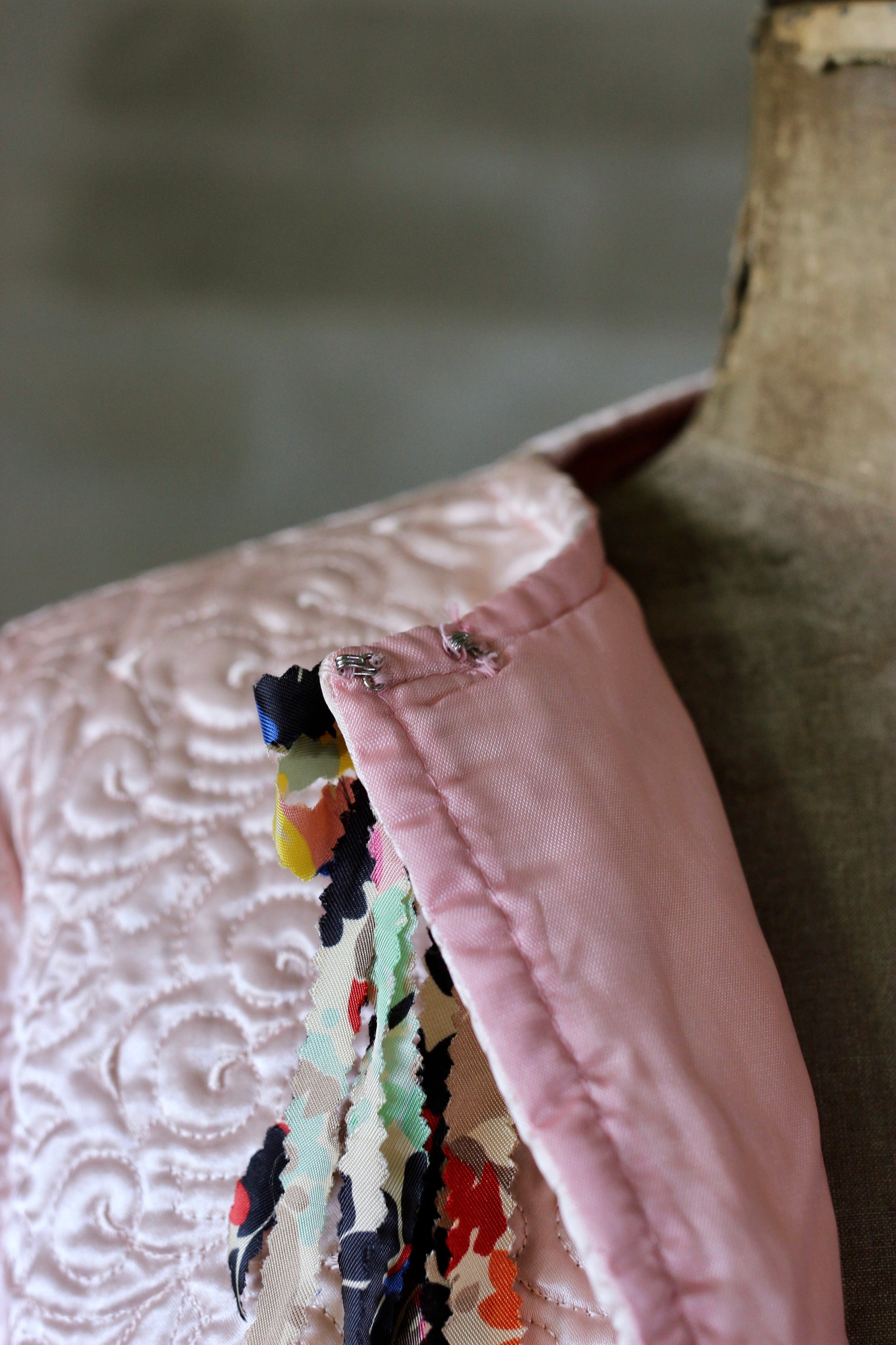 1930s Vintage Bed Jacket//Pink Satin//Art Deco Quilted Jacket//Size M