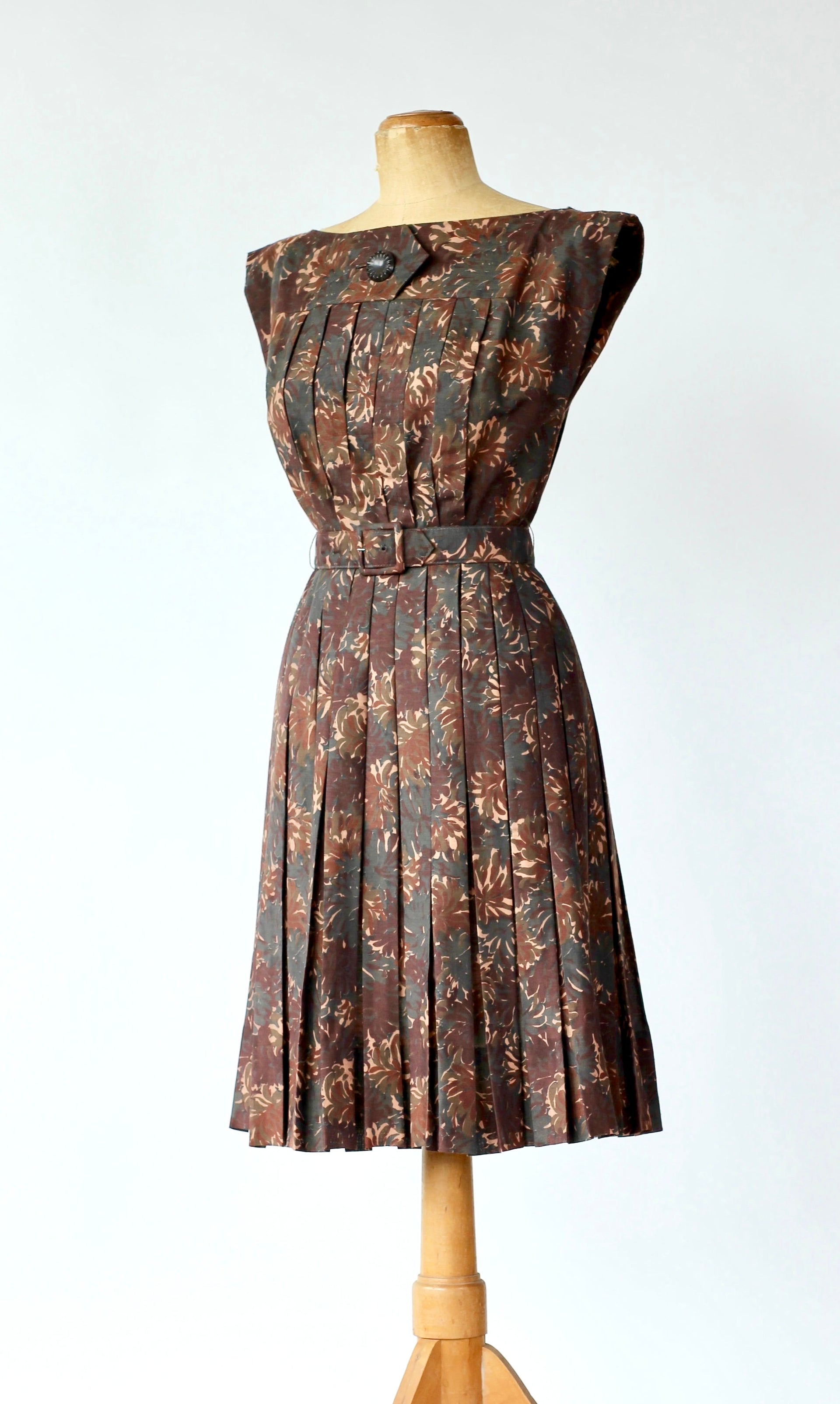1950s Brown Cotton Dress with Abstract Floral Print//Size XS/S