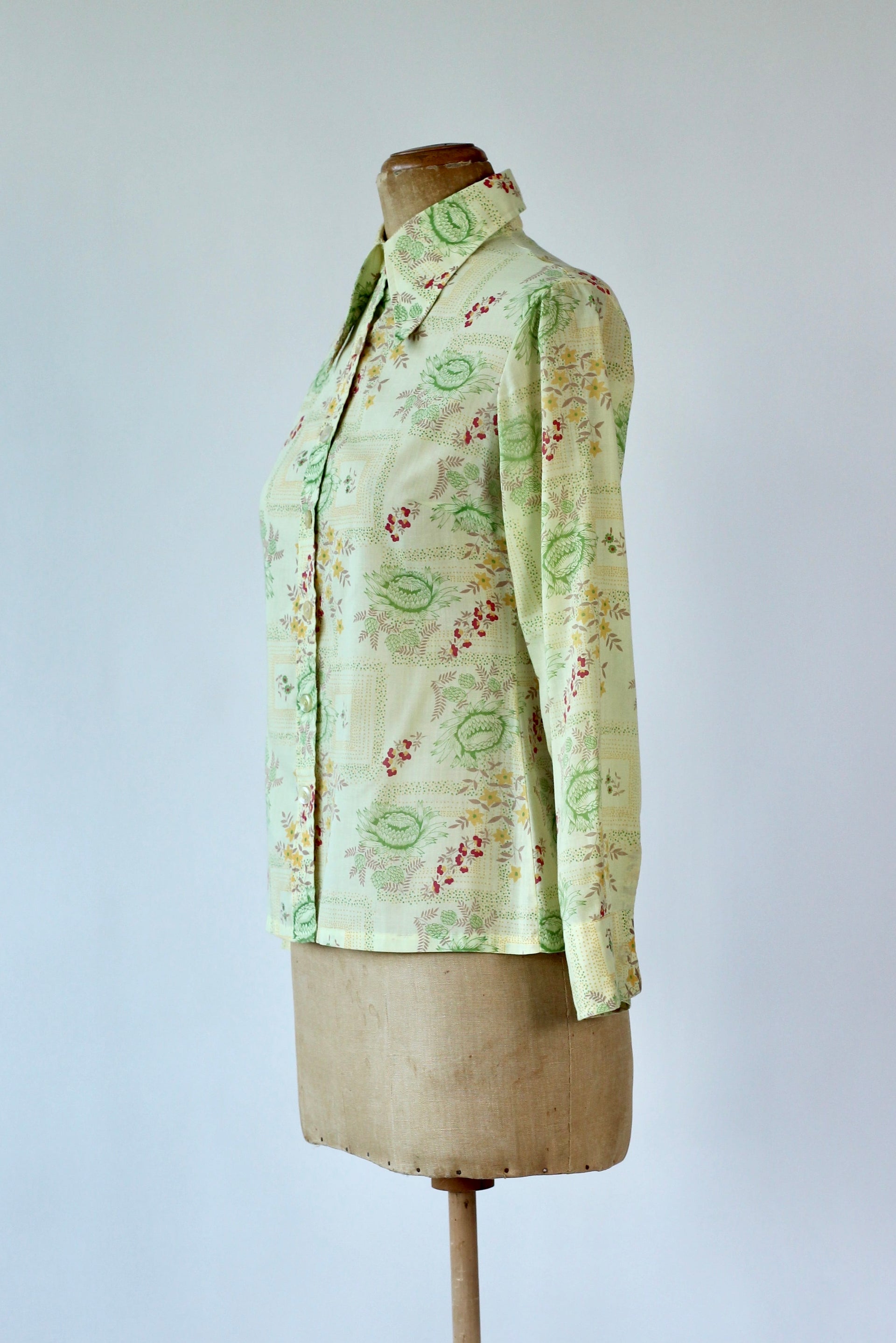 1970s Vintage Yellow Shirt with Floral Pattern // Size S/M