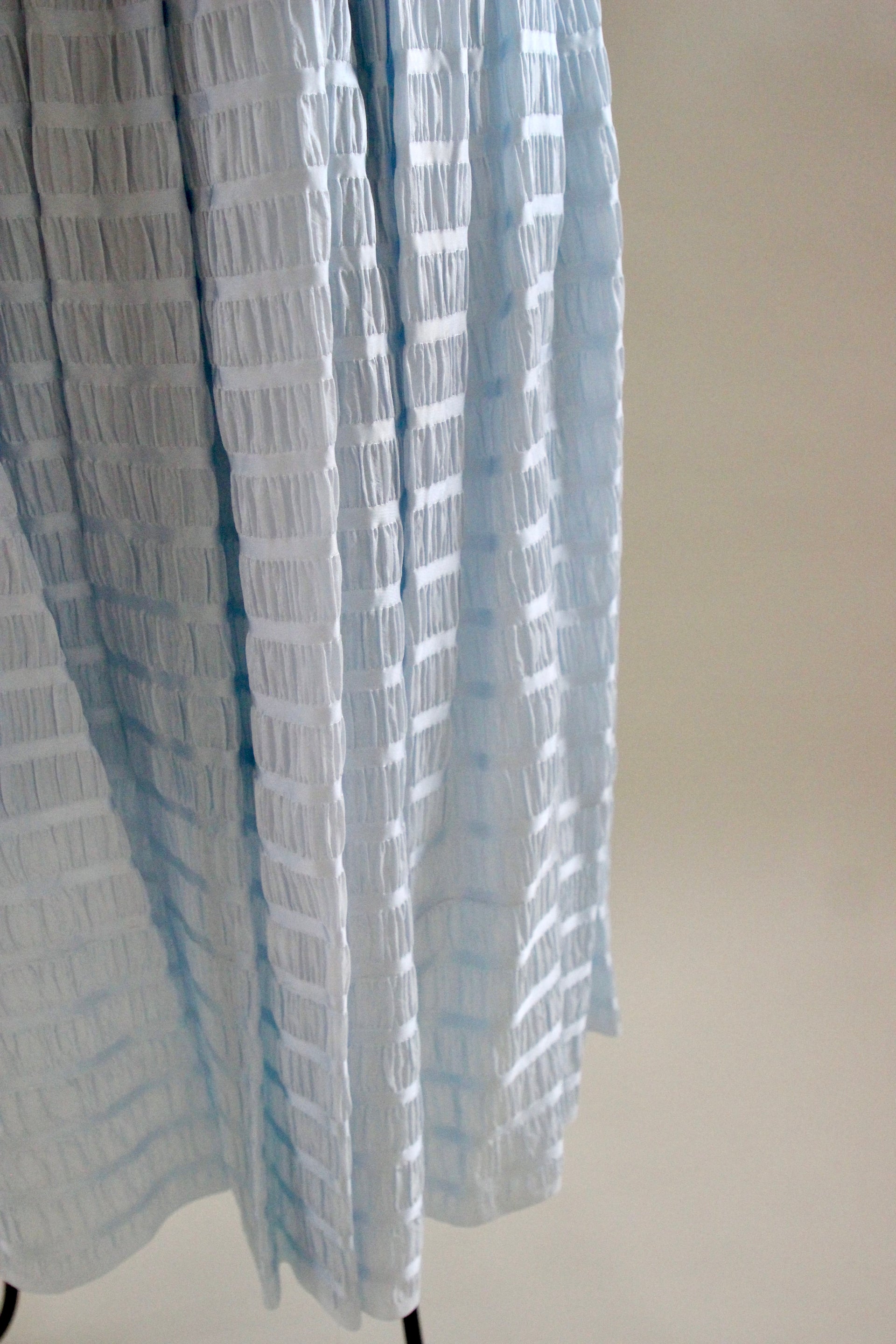 1940s Vintage Light Blue Skirt in Ruffled Fabric//Size S/M