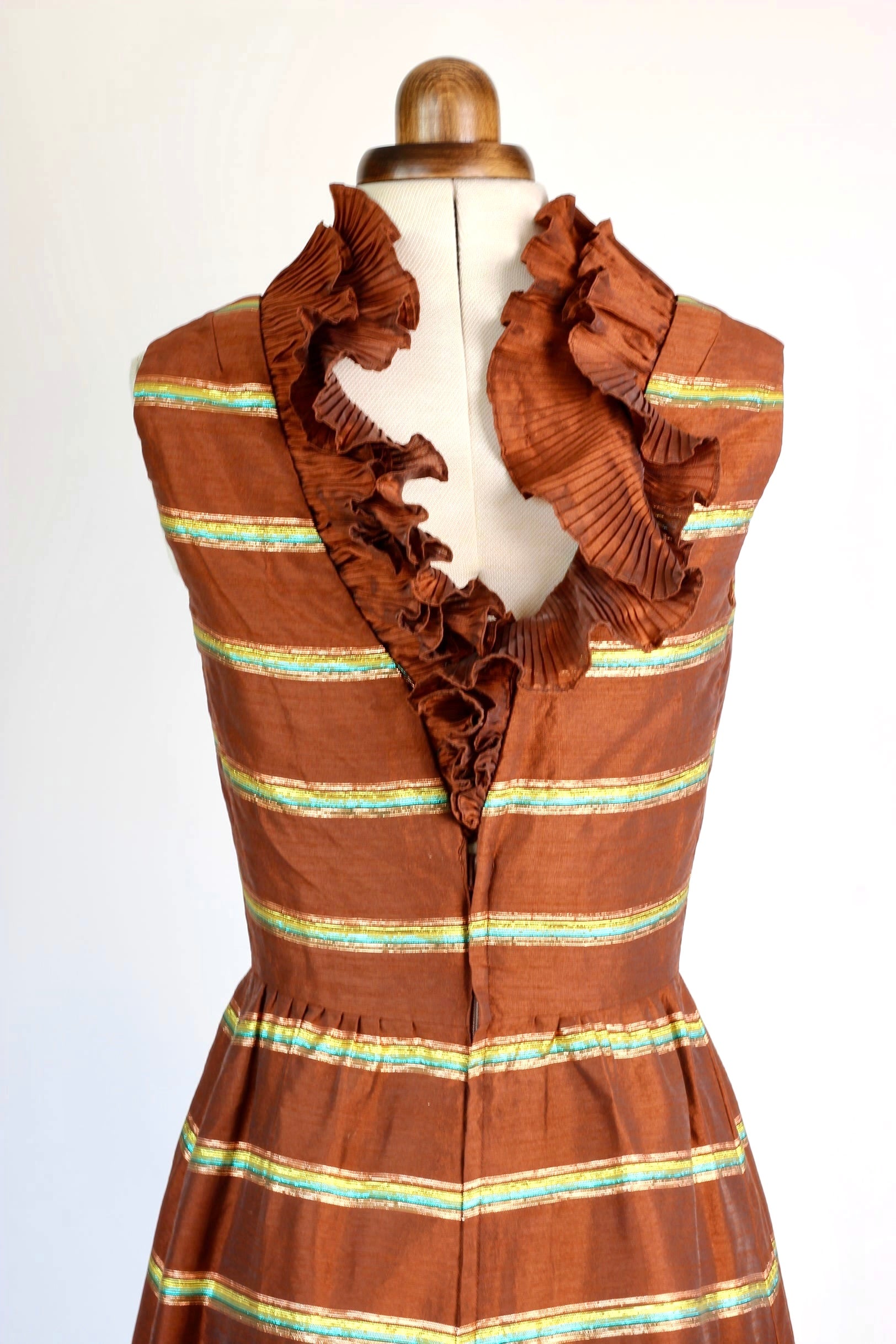 1960s Dress in Brown with Metal Threads//Made in London//Size XS