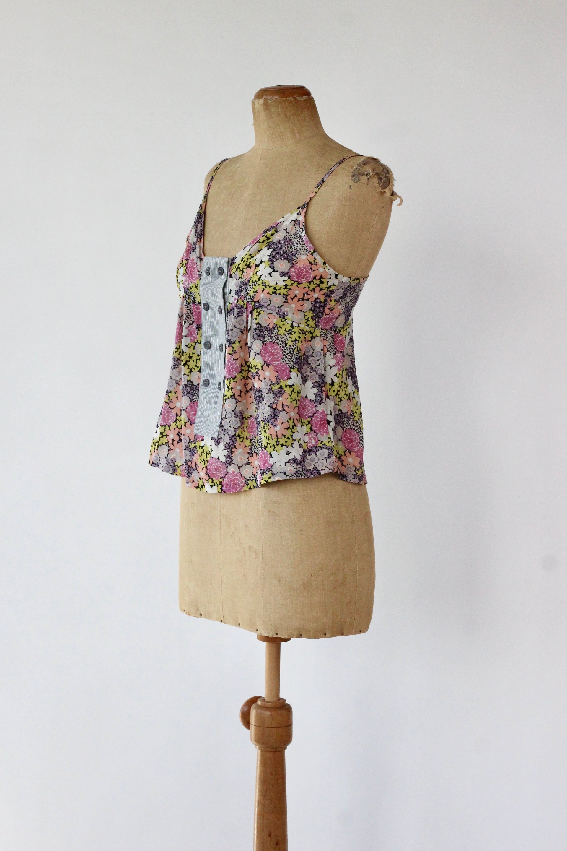 Vintage Floral Silk Top in Bright Colors //Danish Design//Size M