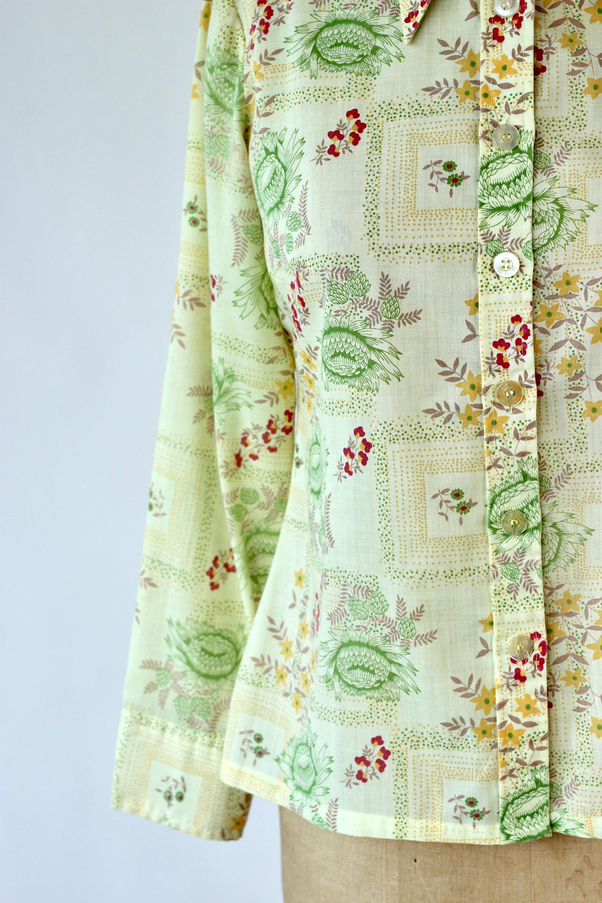 1970s Vintage Yellow Shirt with Floral Pattern // Size S/M
