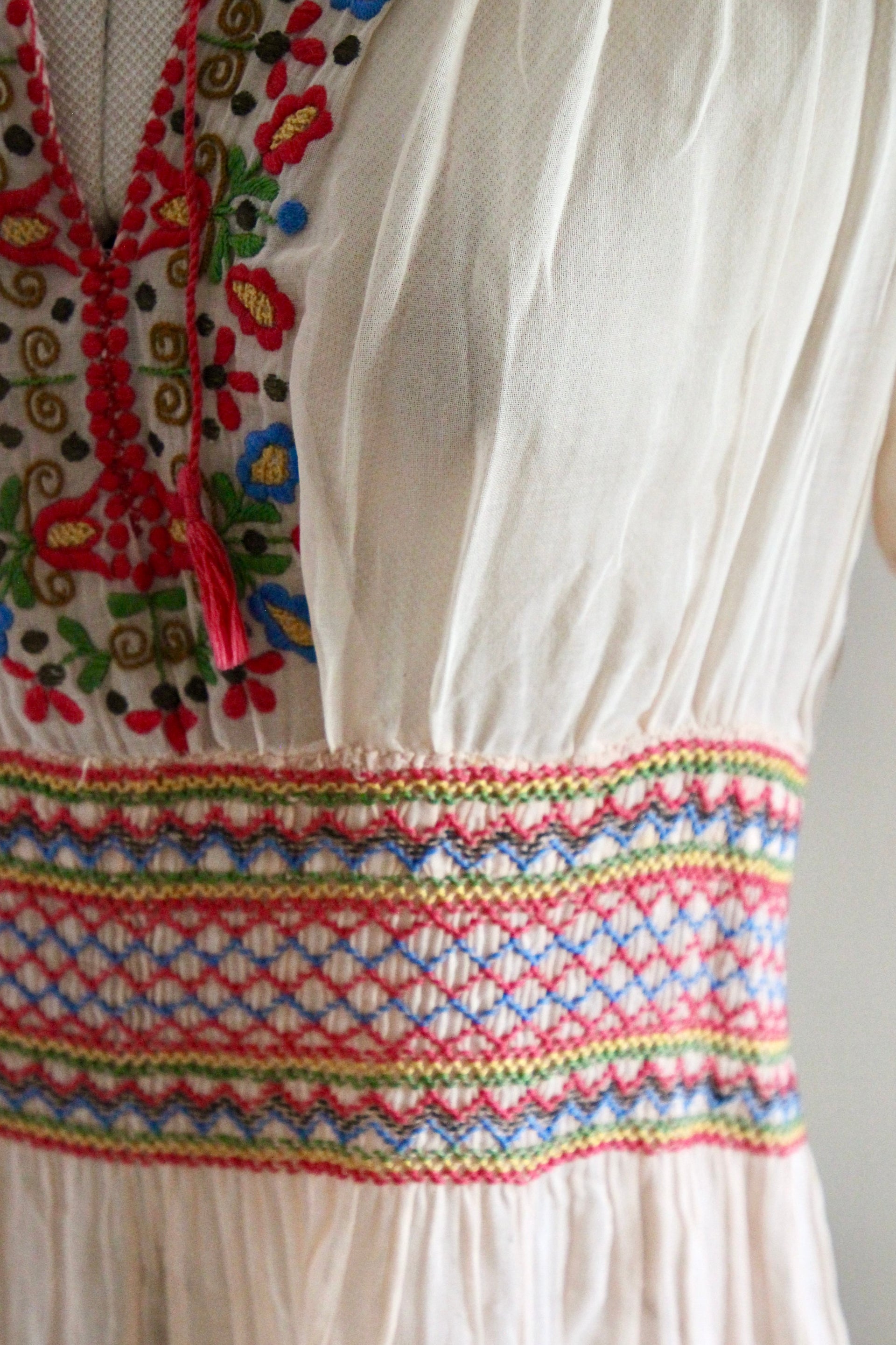 1920s 1930s Hungarian Embroidered Short Sleeve Pale Pink Top // Size XS/S