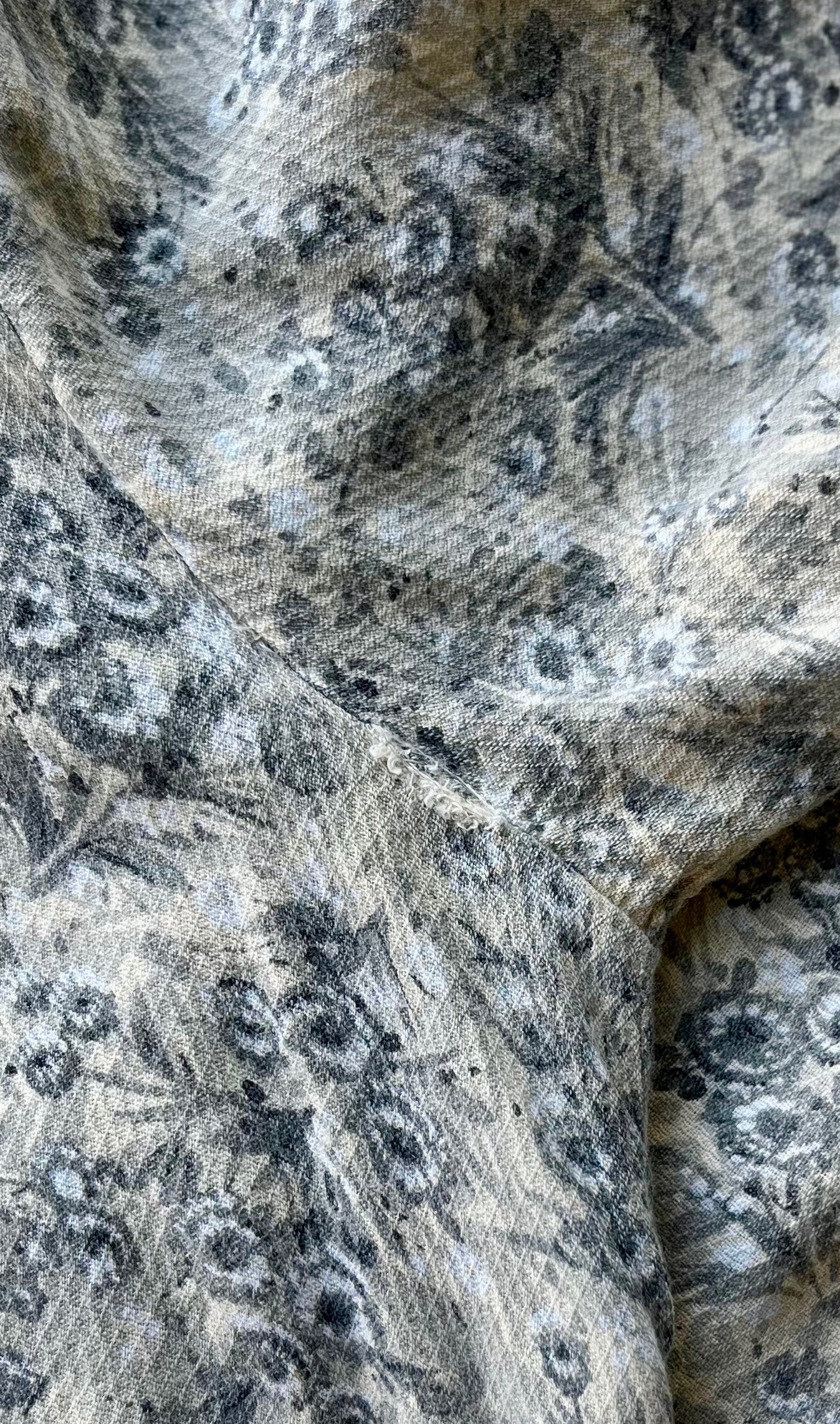 1940s Dress in Rayon with Flower Print//Size M